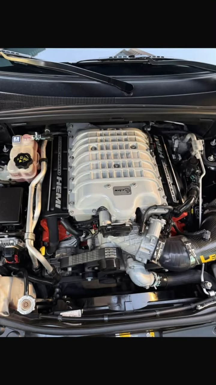 تراك🦅 هوك 
موديل 2021
مغلف كامل PPF
السيارة عليهة تزويد اكثر من 800HP
السيارة كندية ظمان داخلة صفر كيلو متر
للاستفسار واتساب او ☎️***********
للبيع فقط
موقع السيارة اربيل
