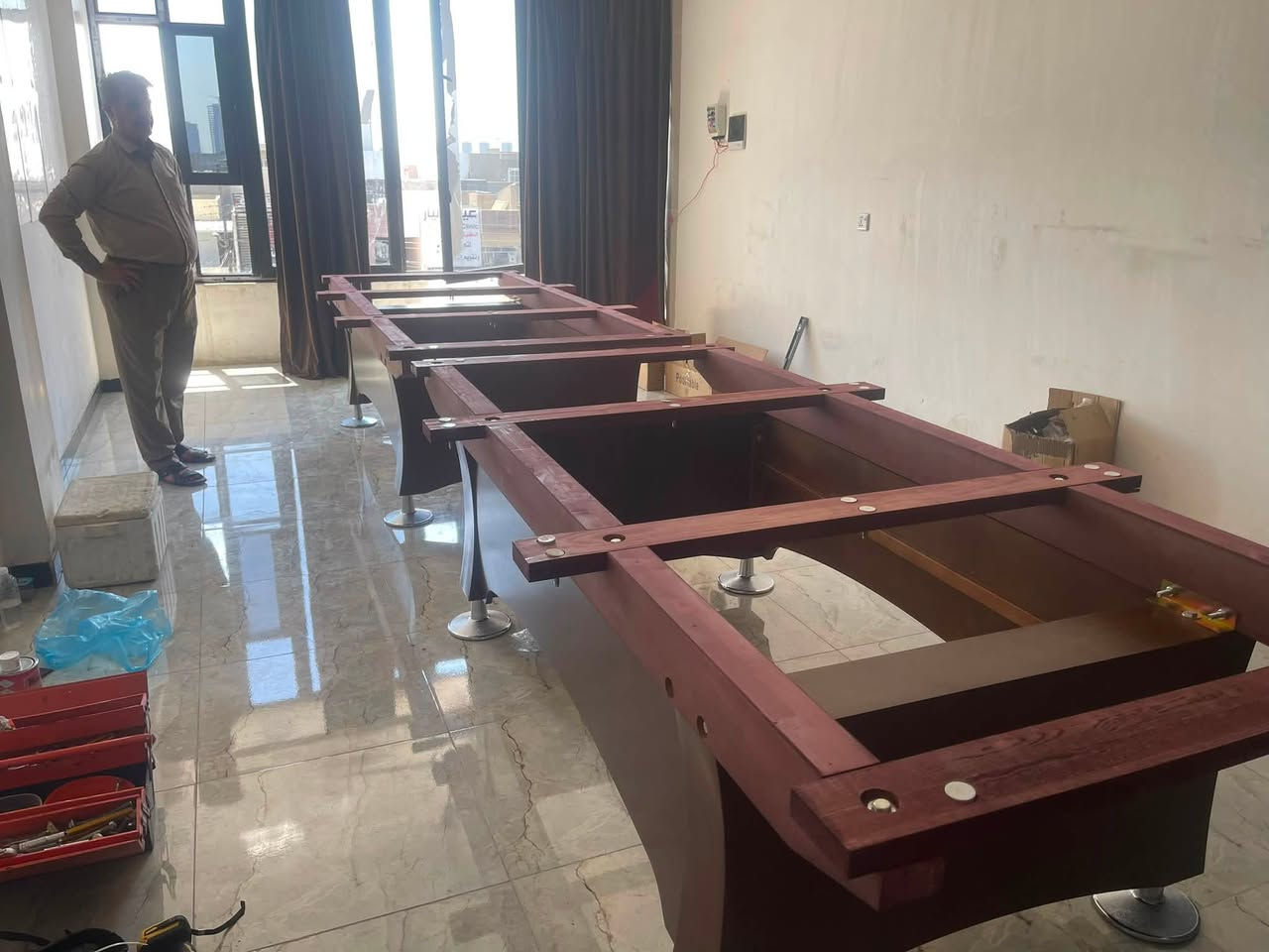 السلام عليكم 
يتوفر جميع أنواع طاولات البليارد الجديد والمستخدم وبأنسب الأسعار وجودة عالية جداً ويتوفر كادر لشد وتنصيب جميع انواع الطاولات مع الضمان 
للتواصل *********** متوفر واتساب
