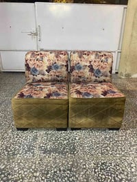 تخم كلاسيكي لون زيتوني  تخم شوفة عينكم نضيف كلش  سعرة 75 الف وبي مجال ...