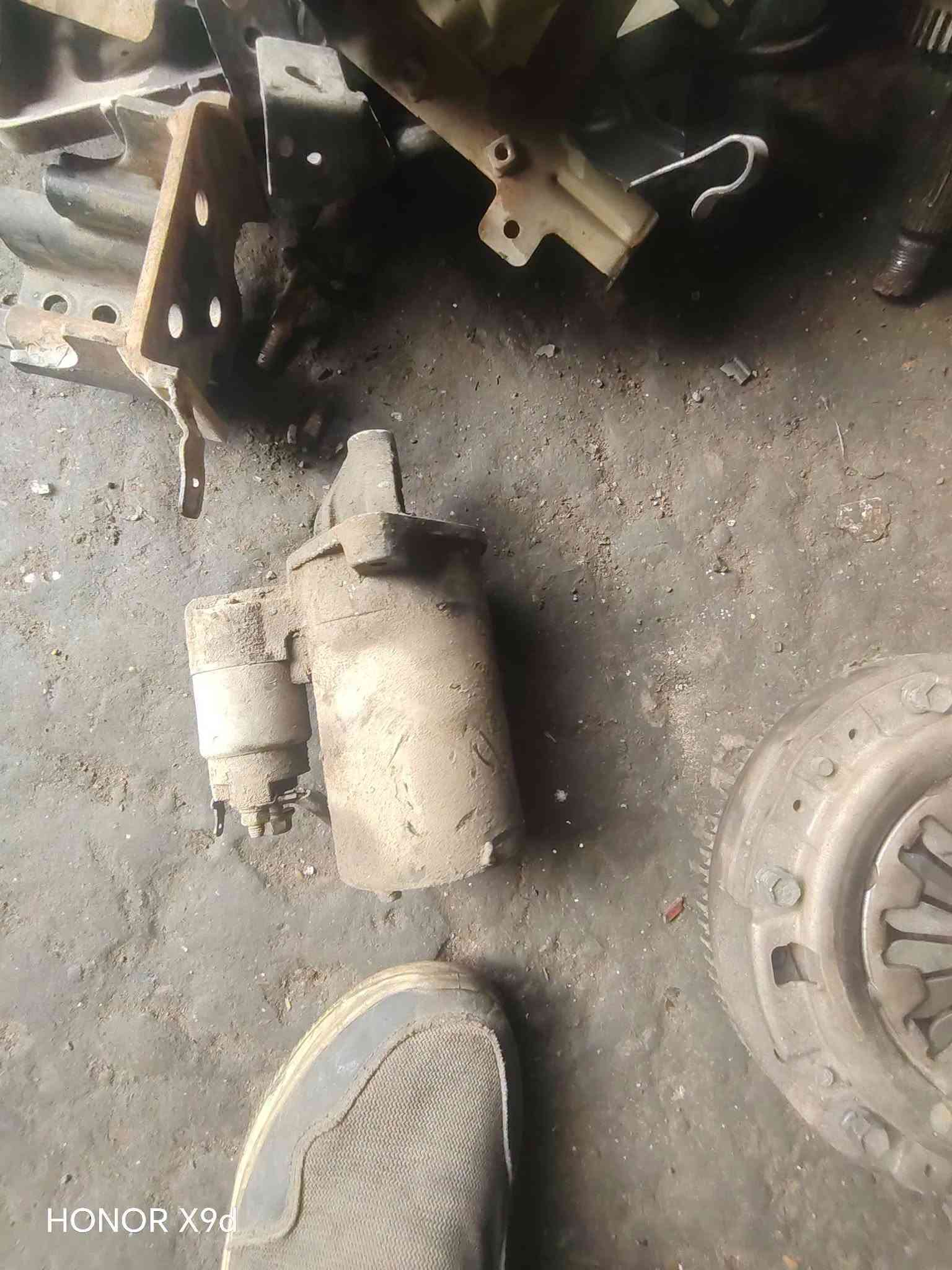أغراض بيكانتو للبيع مالت سياره كير عادي
***********

نص مكتوب في الصور:
- HONOR X9d