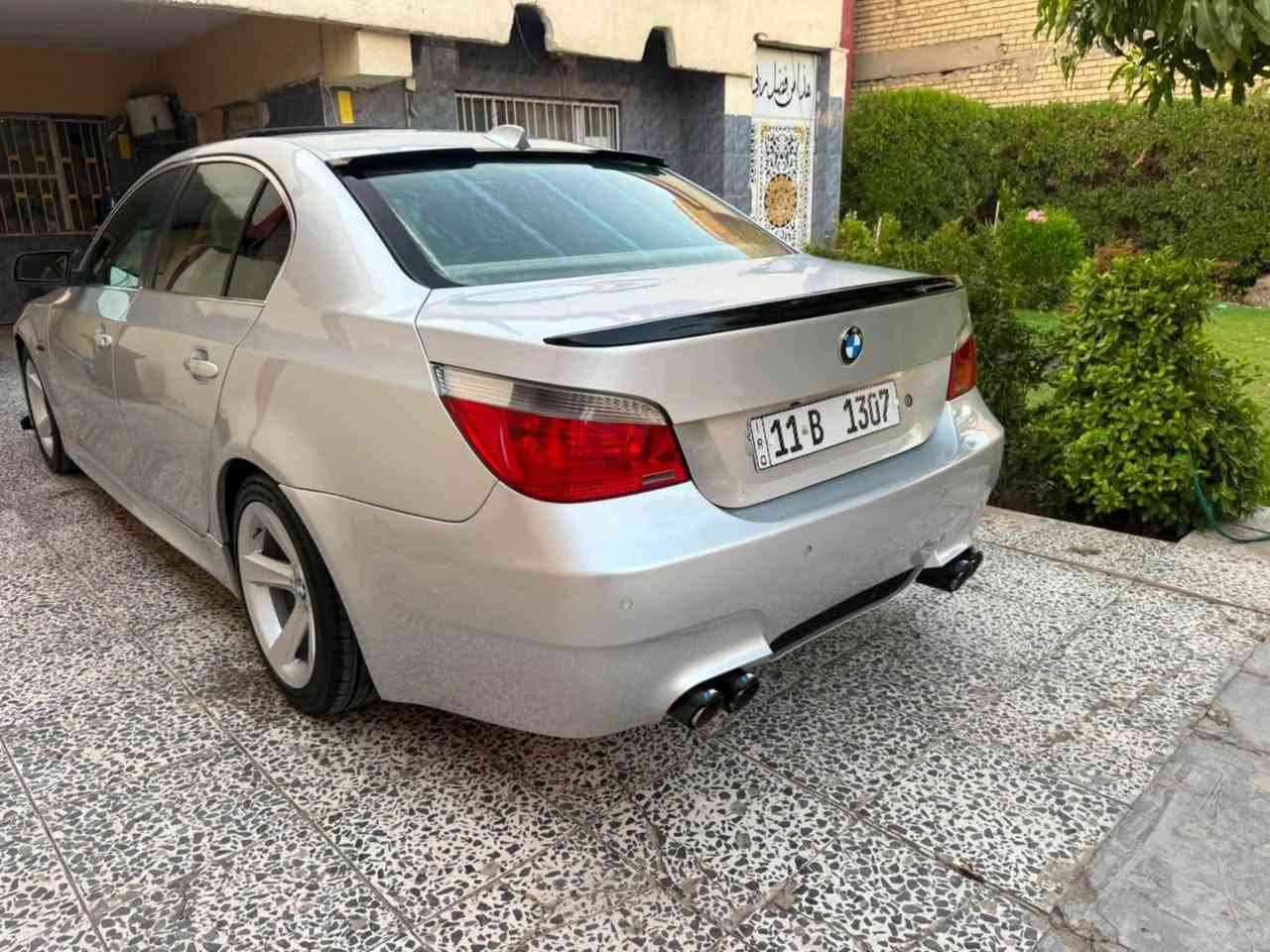 السلام عليكم
Bmw 530i n52  نوزل قصير قبغ اسود
 2007
محدث بالكامل 2010  
مصبوغ بدون دكة جاكوج 
كفاله من الضربة 
بيها كم قطعه صبغ ابيعلك عام 
كت كامل M
مكينه وكير  30   جديد 
مال حاوية قبل شهر شادهن 
صدر امامي خلفي ممتاز 
هزة وفحص جديد تحويل ثاني يوم
شاشة كار بلي اصلي 
تحكم ماوس  
داخل بيجي فتحة سقف سلايت 
السيارة جاهزة وبدون برغي نقص 
وهواي مصروف عليها 
115 السعر 
***********
