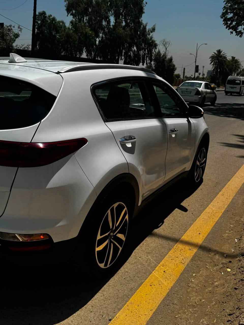 🔥 للبيع | كيا سبورتاج 2021 🔥

✨ بحالة ممتازة جداً والسيارة نظيفة وجاهزة للاستخدام

🚘 المواصفات:
✅سويج عدد 2
✅ محرك 2000 سي سي
✅ شاشة أصلية
✅ كاميرا خلفية
✅ تبريد قطعتين
✅ 3 وضعيات للقيادة
✅ ويلات 19 إنج
✅ سبير منازل
✅ 5 ويل كب
✅ حساسات أمامية وخلفية
✅ إشارات بالمرايا
✅ داخلية لون حمصي
✅ تخم تايرات جديد
✅ ممشى 60 ألف كم فقط
✅ السيارة بحالة الجديدة
✅ مواصفات كثيرة أخرى معروفة
✅السعر197 
✅مكان السيارة بغداد المنصور
✅📞رقم الهاتف ***********
