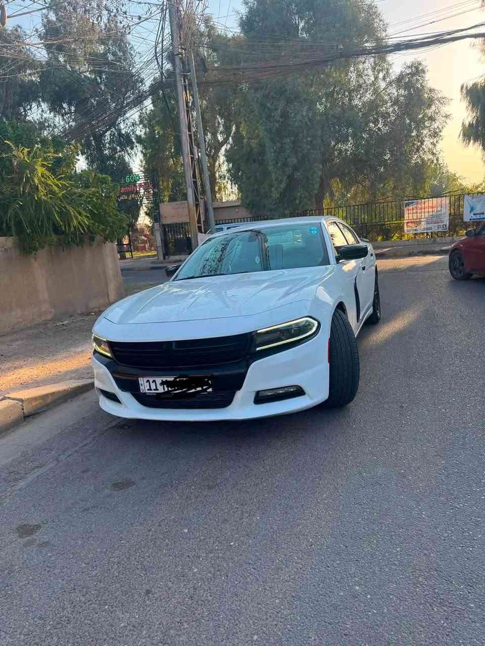 جارحر  موديل 2019 اللون ابيض وارد امريكي مواصفات SXT بصمه تشغيل وابواب وصندوق وكرسي كهرباء  شاشة كبيره وكامره خلفي  وحساسات اصلي داخل قماش بدون ايرباك حادث حرق بجم المحرك السيارة بدون اي ضربه بس حرق صار بيه صبغ البنيد والجاملغ الايسر و الايمن والدواخل مال المحرك صبغ بس الحرق ماشية 129 الف رقم بغداد  سونار يمك شوفه بااسمي تحويل مباشر مكان السيارة بغداد الصليخ او الاعظمية السعر 185 ورقه بيه مجال واذا اكو مراوس حسب القناعة للتواصل *********** ابوحسن
