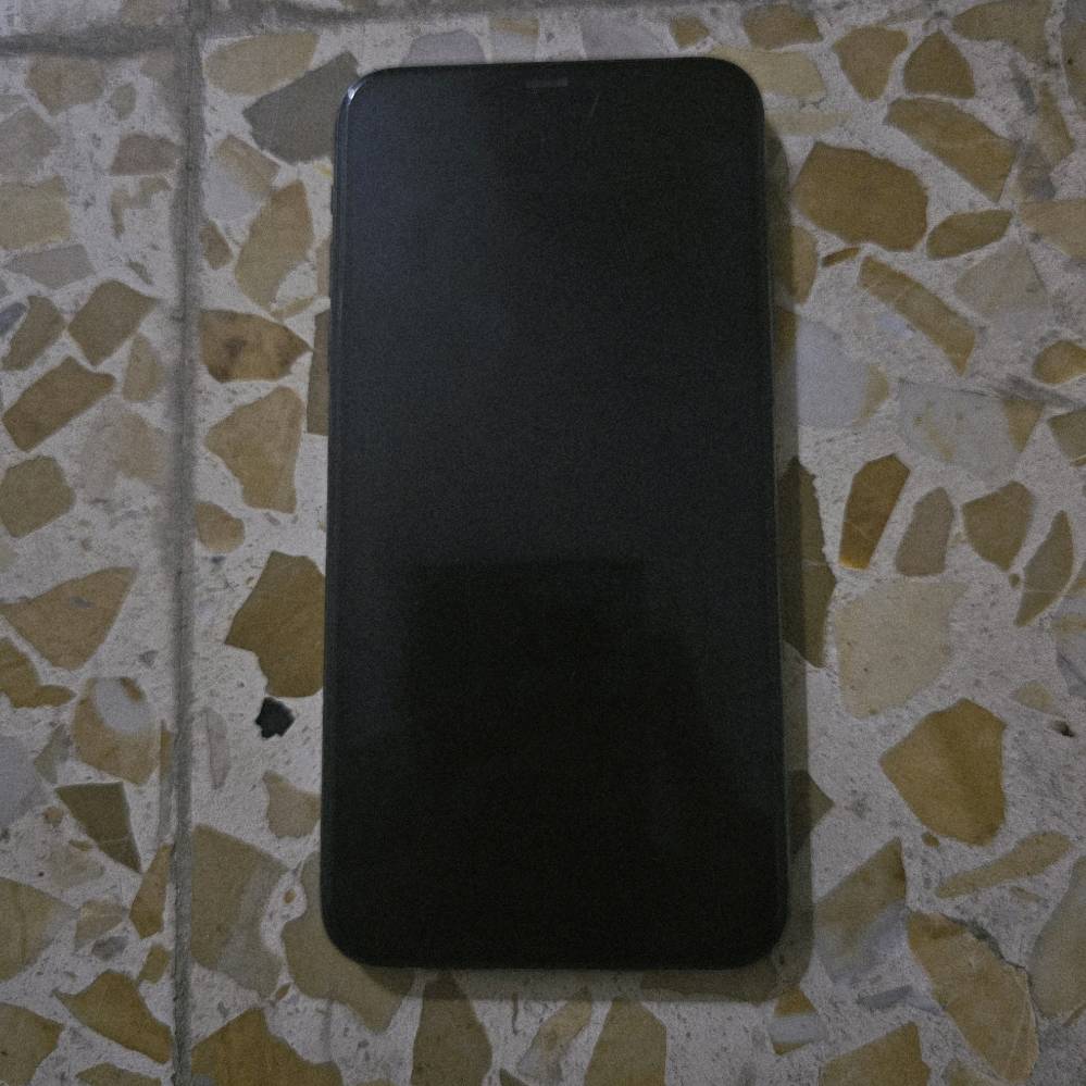 ايفون ١١ برو ماكس • ٥١٢ • بطارية ١٠٠