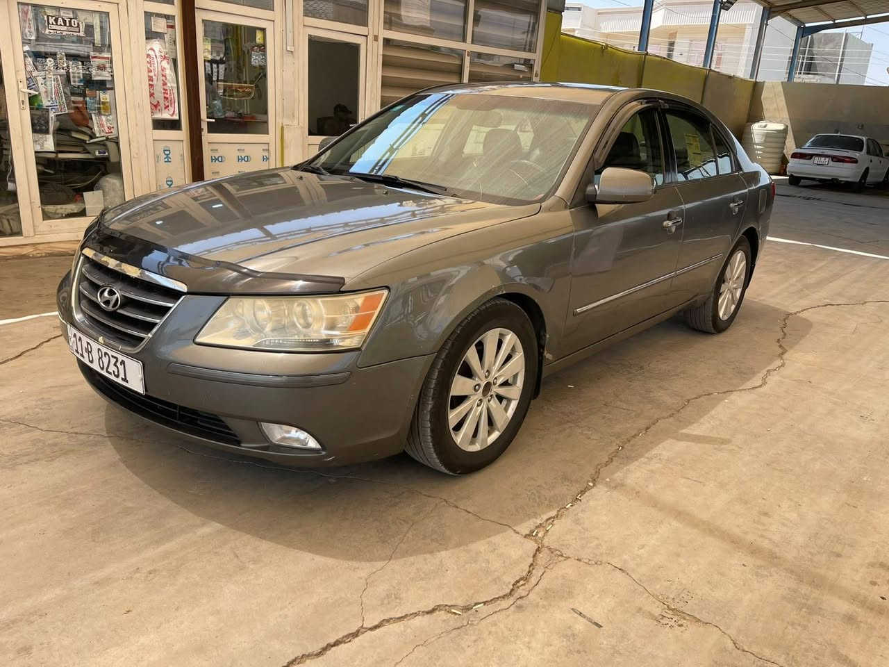 للبيع سوناتا 2009  6 سلندر   ضررها قطعتين وبيها كلير من امريكا بدون ارباك فول مواصفات سعر 110وبيها مجال  مكانها ديالى بعقوبه الحديد مكلف بلنشر رقم صاحب السياره  ***********
