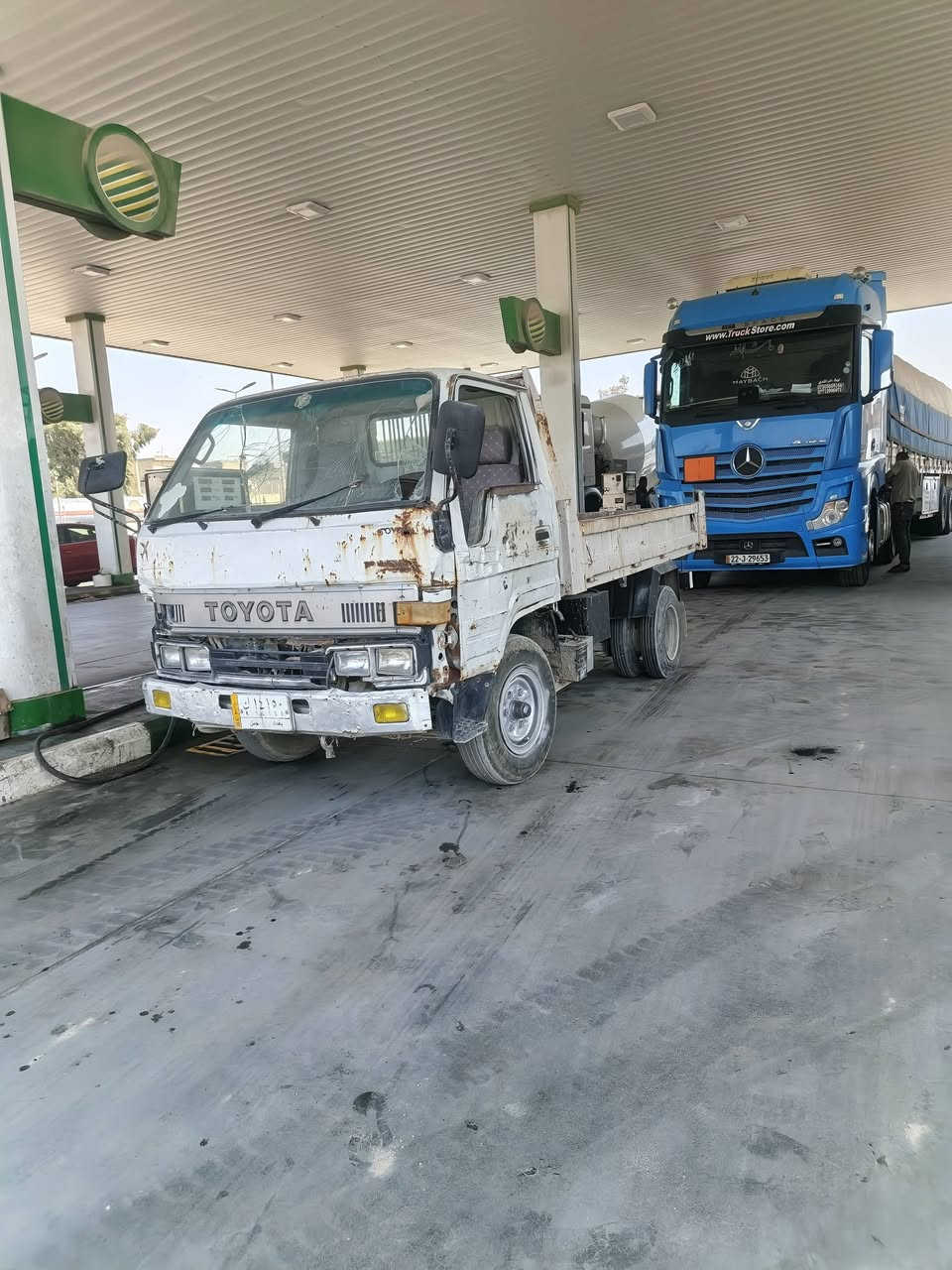 ***********
سياره للبيع رقم بغداد 

ب 40 وبيها مجال سياره شاصيه بي فطر صغير ام عمر
