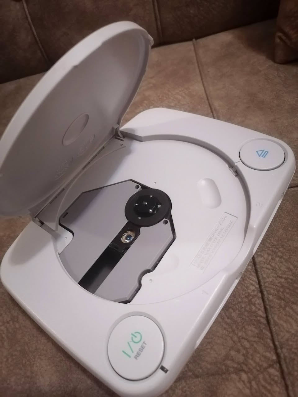 ❤️🤍 Psone PAL & Ps1 fat 1002
🌟 للمعتمدين 🌟 
✨ للبيع جهازين بدون ملحقات نظافة روعة ال psone شغال اقراص اصلي فقط PAL
سحبه سريع للاقراص
✨ وال ps1 1002 شغال بس العدسه بيها ضعف مرات تشتغل مرات لا 
السعر الجهازين  50 الف مع التوصيل✨ 
للحجز والاستفسار على خاص
