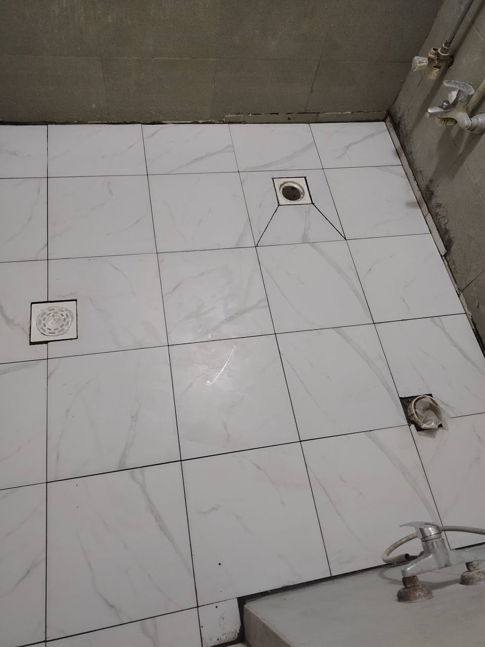 خلفة سيراميك أرضي جدران الوح بيات درج شغل درجة أولى ***********
*********** كربلاء حسينيه واتساب اتصال باخدمه
