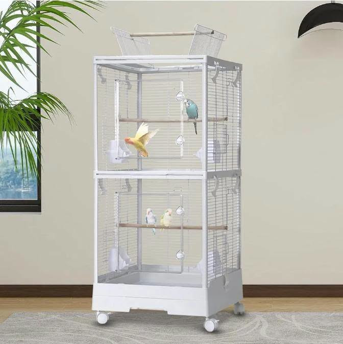السعر 55 الف 🦜🐦🦜 
قفص 🦜 طيور كبير الوجه أكريليك ومفصول و قابل للإزالة من ماركة GarveeHome  بلون أبيض ومصنوع من المعدن والبلاستيك بأبعاد  100 × 46 × 46 سم، واذا نفتح يصير 112سم ويتميز بصينية سحب لتسهيل التنظيف وعجلات لسهولة الحركة
