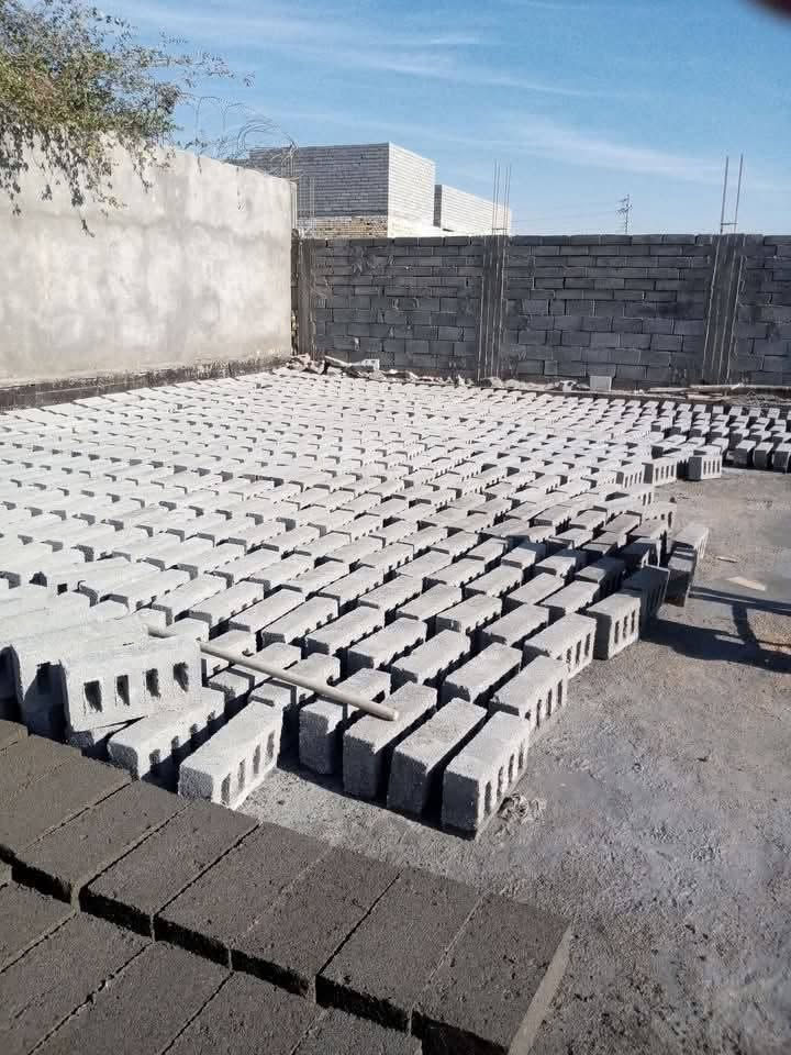 السلام عليكم يتوفر لدينا بلوك درجة اولى وأسمنت مبروكة عادي ومقاوم واسمنت عمارة عادي ومقاوم وفرمستون نضافة فول والأسعار مناسبة جدا للاستفسار على الرقم ***********

