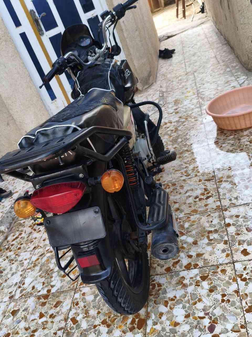 سلام عليكم دراجه بوكسر موديل 22اوراق اصولي دراجه بيه كم شغله طوافه مرات تشتغل سلف نكره. 
السعر مليون مكاني بابل حي العسكري ***********
