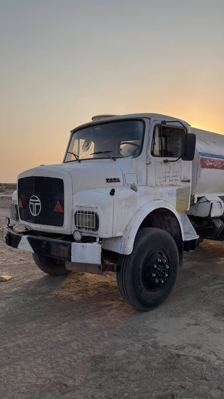 السلام عليكم للبيع✅
تاتا فورويل 4x4 

حوضيه وقود ⛽️ 

موديل 1997 

طخم تاير وسبير 

رقم ذي قار 

كير محرك شرط 

السياره جاهزه للشغل 

السعر 17 ونص وبيه مجال 

مكان سياره ناصريه باقي تفاصيل 

عل هاذه رقم 
*********** 
***********

