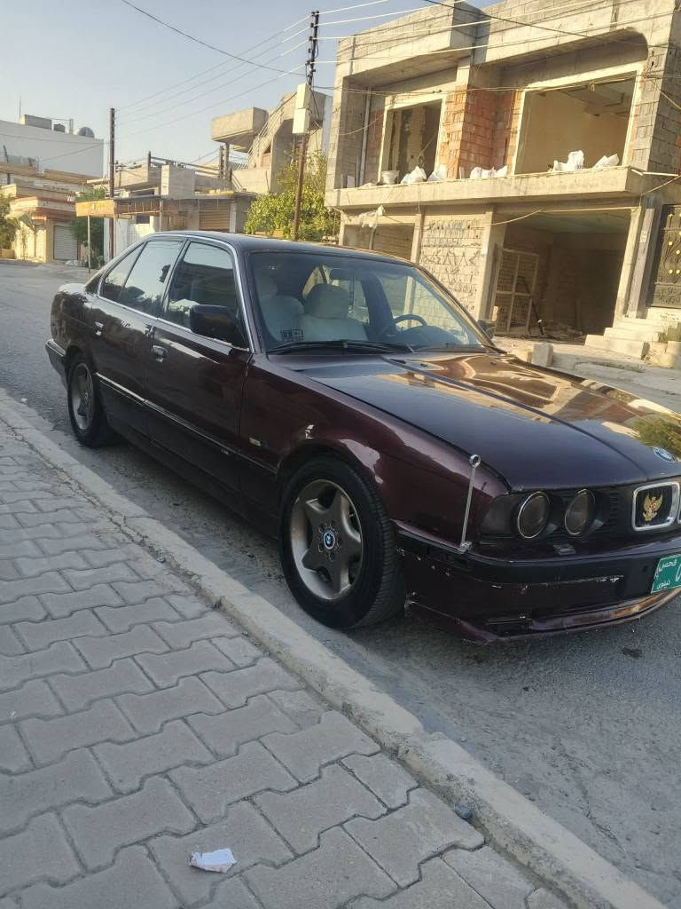سڵاو خوات لێبت bmw520گێر عادی 
گێرو مەکینە بەشەرت موس و بڕاوە بەشەرت 
کارەباتی هەموو یشی دەکات 
دووچام کارەبایی و سڵاێت .سەیارەکە زۆر جوان ماڵێ دۆستە کۆدی ئاسایش بۆ کڕاوە 
22گەڵاو مەحمەڵە .ژم*********** رانية, السليمانية
