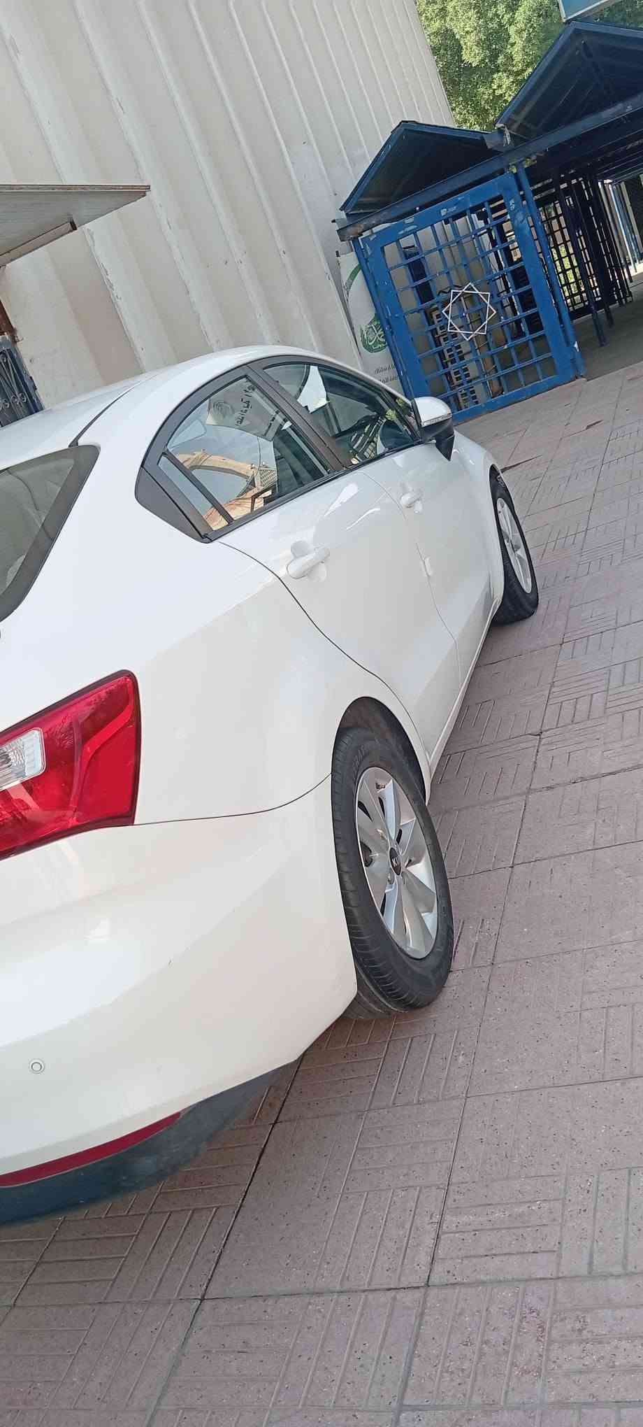 سلام عليكم شباب KiA Rio 2016 ماشيه 91 كيلو سياره جديده كلش مفوله كلتله ماعدا تبديل جاملغ امامي بدون اي داخل كير محرك تبريد ثلج مامفتوح برغي بيه مكاني بغداد هزه وارقام وسنويه جدد بسميالعامريه السعر 98 وبيه مجال بسيط  مكاني بغداد العامريه
