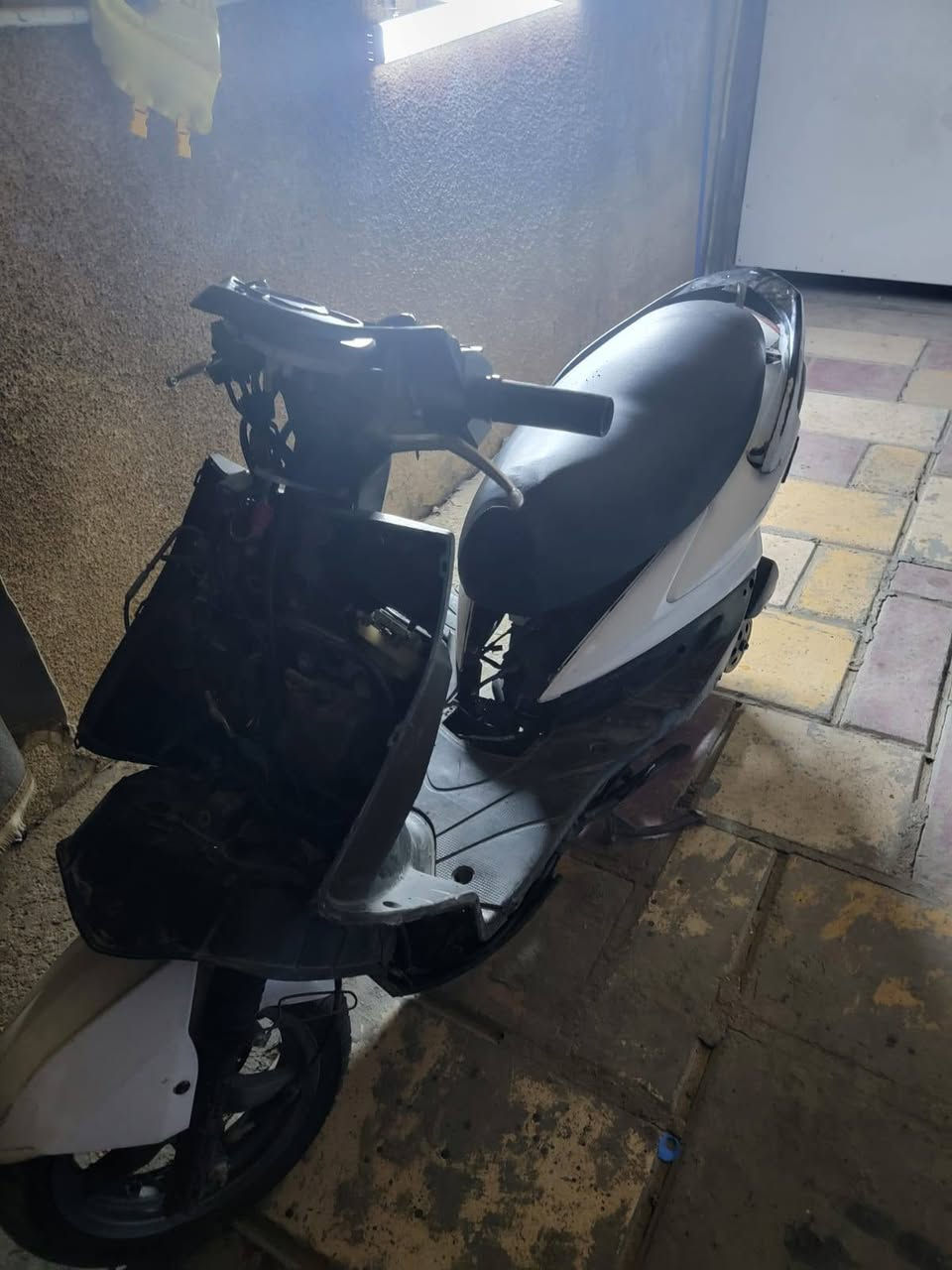 دراجه سكنس فحل للبيع ابيعلكياها كوم حديد كفراته موجودة سعر 350 وبيها مجال للشراي مكاني بغداد الحبيبيه رقم ***********
