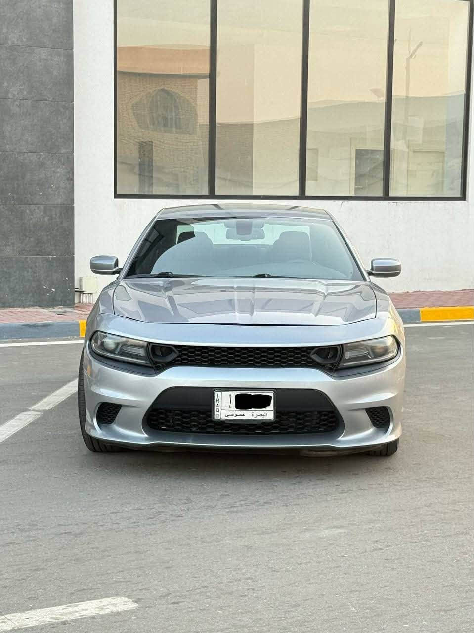 جارجر للبيع 2016
اصل 2015  رقم بصره انكليزي جديد تحويل
ما ماشيه كلشي قليل
مواصفات sxt محرك 6 سلندر
جاهزه للاخير محرك كير تبريد تخم تاير بدون اي نقص 
وارد امريكي بيها مكانات صبغ 
السعر 145$
مكانها البصره 
للاستفسار ***********
