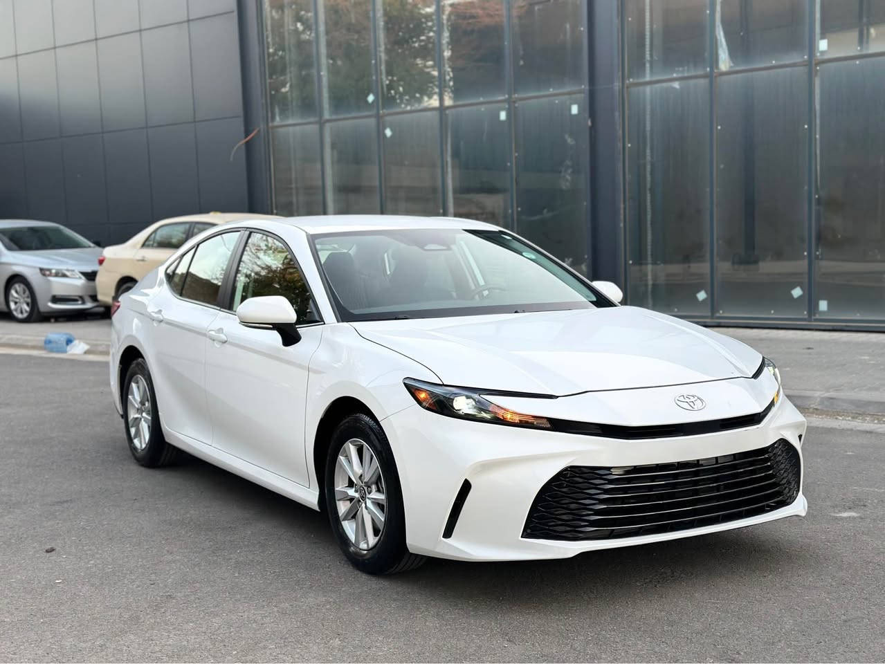 TOYOTA CAMRY 2025 LE HEV
مواصەفات کامێرا بەصمە شاشە تەبرید لەمس ڤۆلیۆم سوکان مۆبایل چارج سێ مۆدی لێخوڕین برێک بەصمە گێچ ئەلکترۆنی تەبرید مەرکەزی دەبڵ گێڕ EVمۆد ڕاداری پێش و دووا و خەتی جادە ڕاداری ئاوێنە تەنها ١٣،٠٠٠ مایڵ ڕۆشتووە سەیارەکە زۆر جوانە هەموو گیانی بەشەرت هیچ نوقسانیەکی تییانیە پێش و دووای کەپسە بێ ناوگرتن بێ ئێرباک بێ پارچە گۆڕاو بێ سارد هەمووی بەشەرت
نرخ :-٢٣٨
*********** السليمانية, العراق
