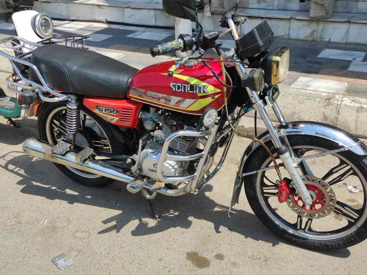 سلام عليكم موطور للبيع موديل 23 مكفول كفاله عامه سعر 550وبي مجال لاستفسار عل رقم ***********
