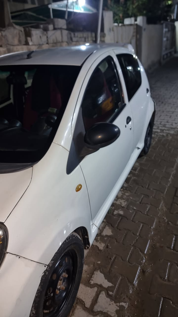 سلام عليكم
BYD f0 2013
سيارة بيهة جاملغ خلفي صبغ فقط 
كشر نضافته وسط 
تفيد لي يريد يتعلم سياقة  ويكضي مشاويرة بيها 
كير مكينه كفاله محرك  كورلا 
حساس + كامرة خلفية
كير اوتو ماتك بصمة 
تبريد ثلج 
رقم بغداد نكليزي 
مكاني بغداد الدورة 
سعر بـ  34 بيها مجال بسيط 
*********** ‎ ***********
متوفر واتساب
