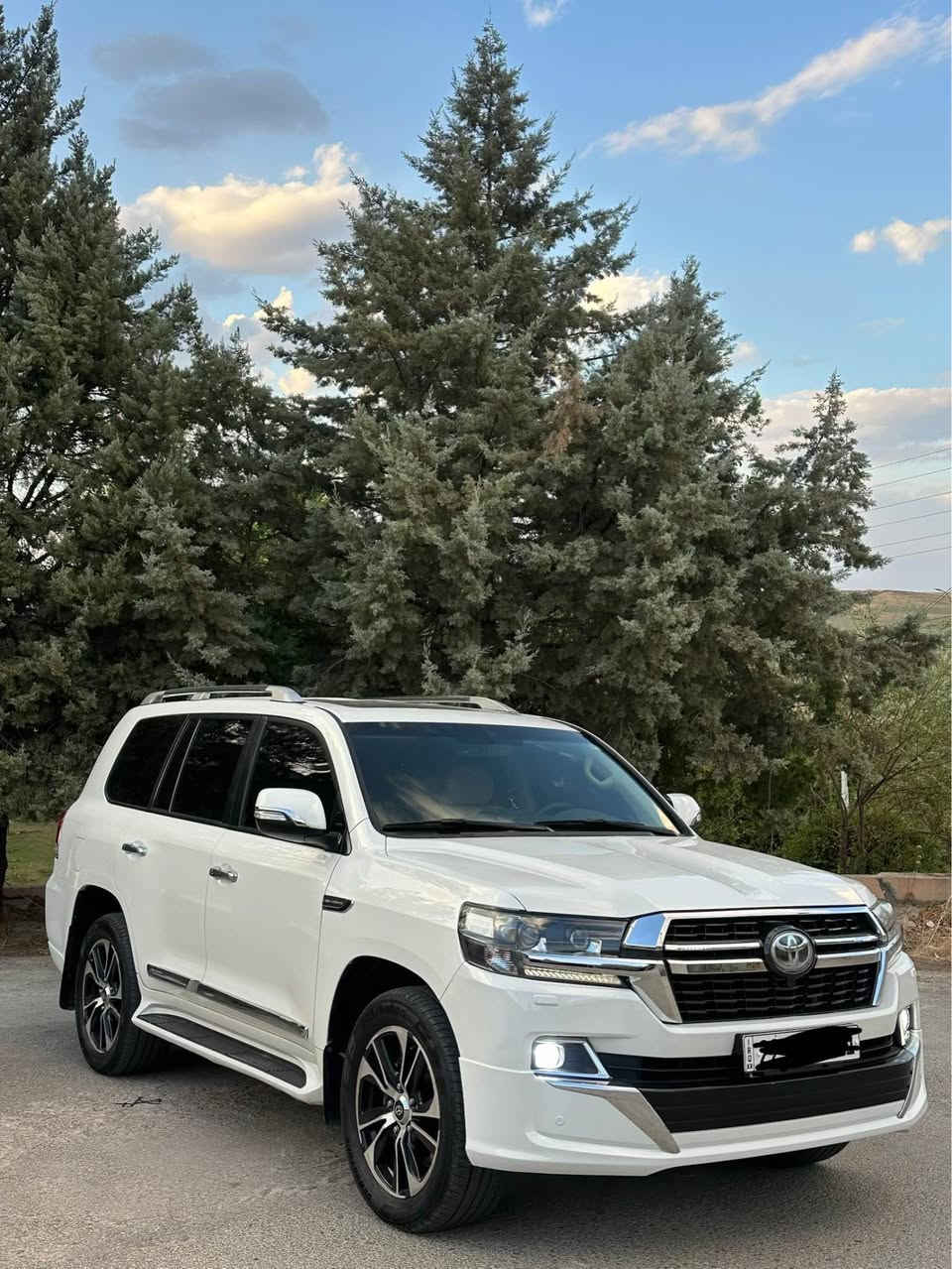 Land Cruiser 2016 GXR v8 
جاملغى پيشى په مپه بى ليدرات 
كير و مكينه به شه رت نه كرايته وه سه وتى نيه 
سنوى نوييه به ناوى منه 
٢٠٠ هه زار كم رؤيشتووه 

كتاب جامره شى مرورى هه يه 
سعرى ٣٨٨$ كه ميك مجال 
               ☎️ *********** أربيل, العراق
