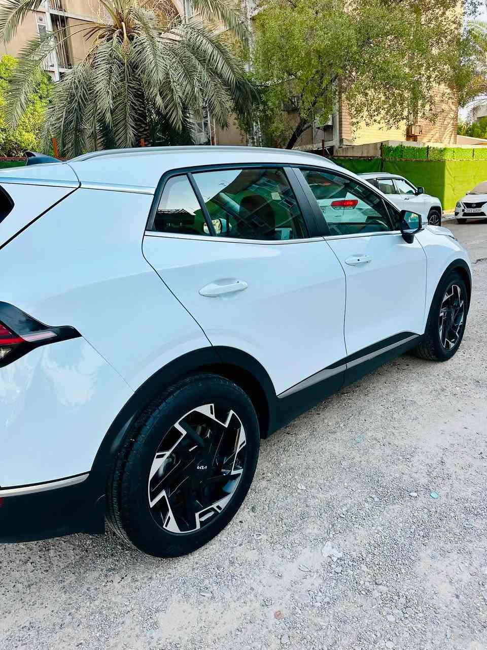 السلام عليكم سبورتج خليجي موديل ٢٠٢٣ شمالية لون بيها بارد بخشم بنيد وسونار موجود ب صور بصمه كامرة حساس مواصفات معروفه مكاني بغداد البلديات السعر ١٨٥ الاستفسار ***********

