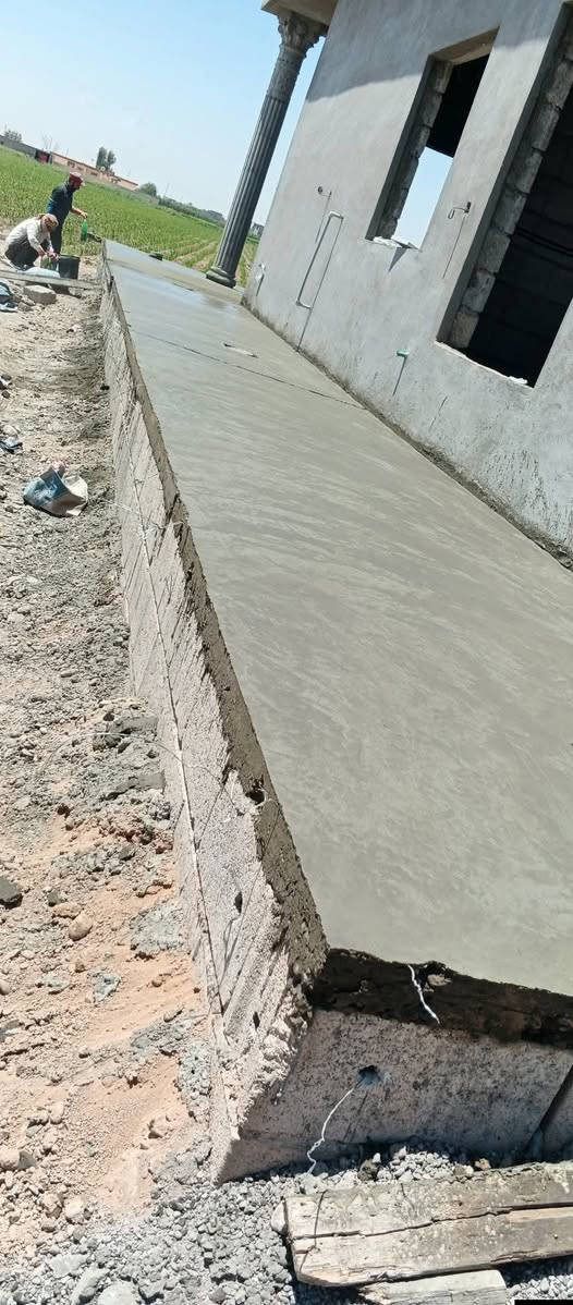 السلام عليكم يوجد لدينا صب جاهز او صب مركزي   باسعار مناسبه مع شغل رقم واحد تريد بالمتر تريد  بالمكعب تريد كادر متكامل ايش عندك صب اتصل وتدلل عندك ارضيه حوش او صبه حوش او صبه سيراميك او صب لاش او داير مال بيت او قدمت بيت او عندك صبه صحيات او صبت من هولات بيت شرط مواد  نهريه وشرط جبنتنا ماس تم صب داير مال بيت او قدمت بيت في قريه الخضرانيه مع سقل مالج (***********)
