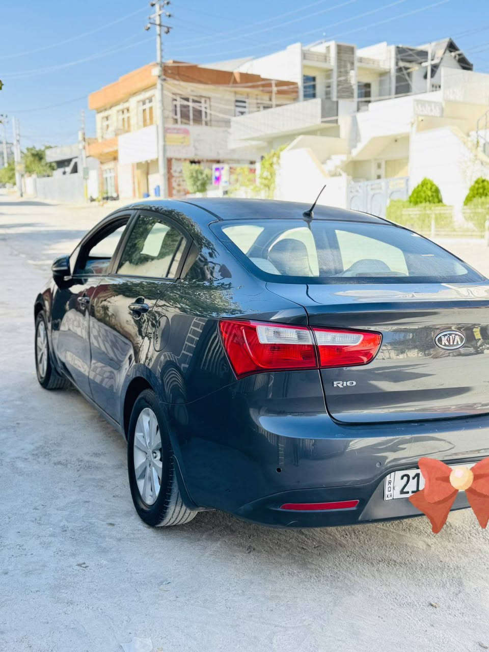 Kia Rio 2012
کیا ڕیۆ مۆدێل2012 خلیجی
گێرئۆتۆماتیک گێرو مه کینه ی به شه رت
مه کینه گه وره  تحکمات سه رسوکانی هه یه 
چوارتایه و ویلی بیلادی لۆکی له ژێرایه
پێش و دوایم تازه داگرتوه هه مووی مه زبوته
چوارجام کاره بایه ئاوێنه کاره بایه ئاوێنه ئیشاره ته ئاوێنه ئه خه وێ کاره بایه 
سیسته می ecoیه
ته بریدی به شه رته 
سه نه وی ره قه م هه مووی تازه یه
چوارپارچه ی ته نها بۆیاخه له سه رکاڵبونه وه کراوه به بێ هیچ ده عمێ ده عمی نیه 
سعری 71 مجال
***********واتساپ
*********** السليمانية, العراق
