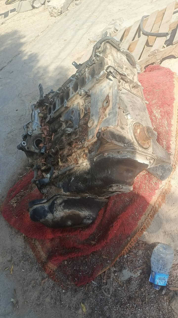 سلام عليكم محرك هايلوكس كاز كاز 4 سلندر ديزل  العنوان بغداد اليوسفية الاستفسار عل رقم ***********

