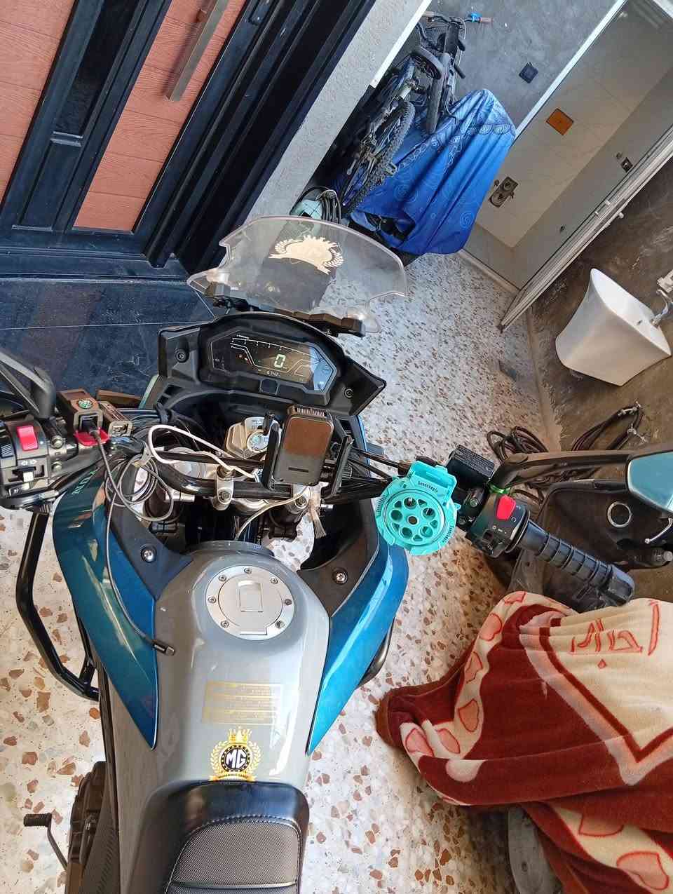 سلام عليكم ادفنجر للبيع مديل 26 دراجه ماشيه 5 الاف دراجه ويل كب بلادي نضافه فول بعدهي جديده الدراجه سعرهاا 3 ملاين ونص رقم اربيل شوكت متريد احولك مكاني الخطيب لاستفسار الاتصال ***********
