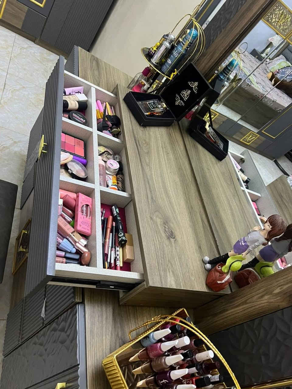 غرفة للبيع سعر 800وبيهة مجال بصيط عنوان بغداد مدينة الصدر للستفسار ***********
