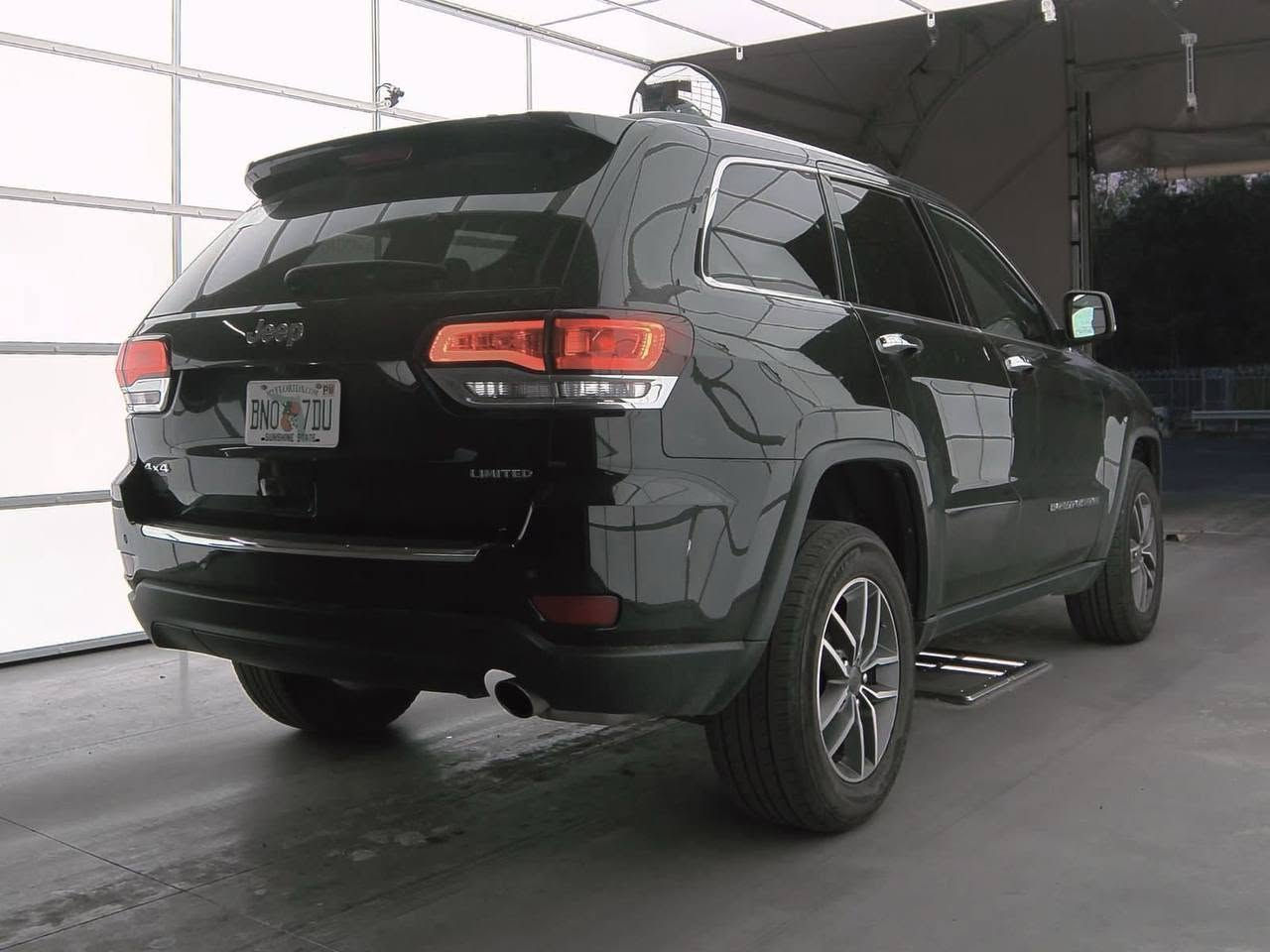 2022 JEEP GRAND CHEROKEE LIMETED
جيب كراند شيروكي لمتد 2022 

سعة المحرك:- 3.6L
اللون :- اسود
الموديل:- 2022

الاضافات
شاشه كبيره
فتحة سقف
فرش جلد اسود
خزن ميموري
جنطه كهرباء 
كاميرا
بصمه
 كرسي كهرباء
تدفئة الكراسي الأمامية
حساسات خلفيه
تحكم سرعة
تحكم مسجل في الطاره

 السياره بدون حادث كلين

* السياره مرقم بغداد 
       
رقم الهاتف ***********
