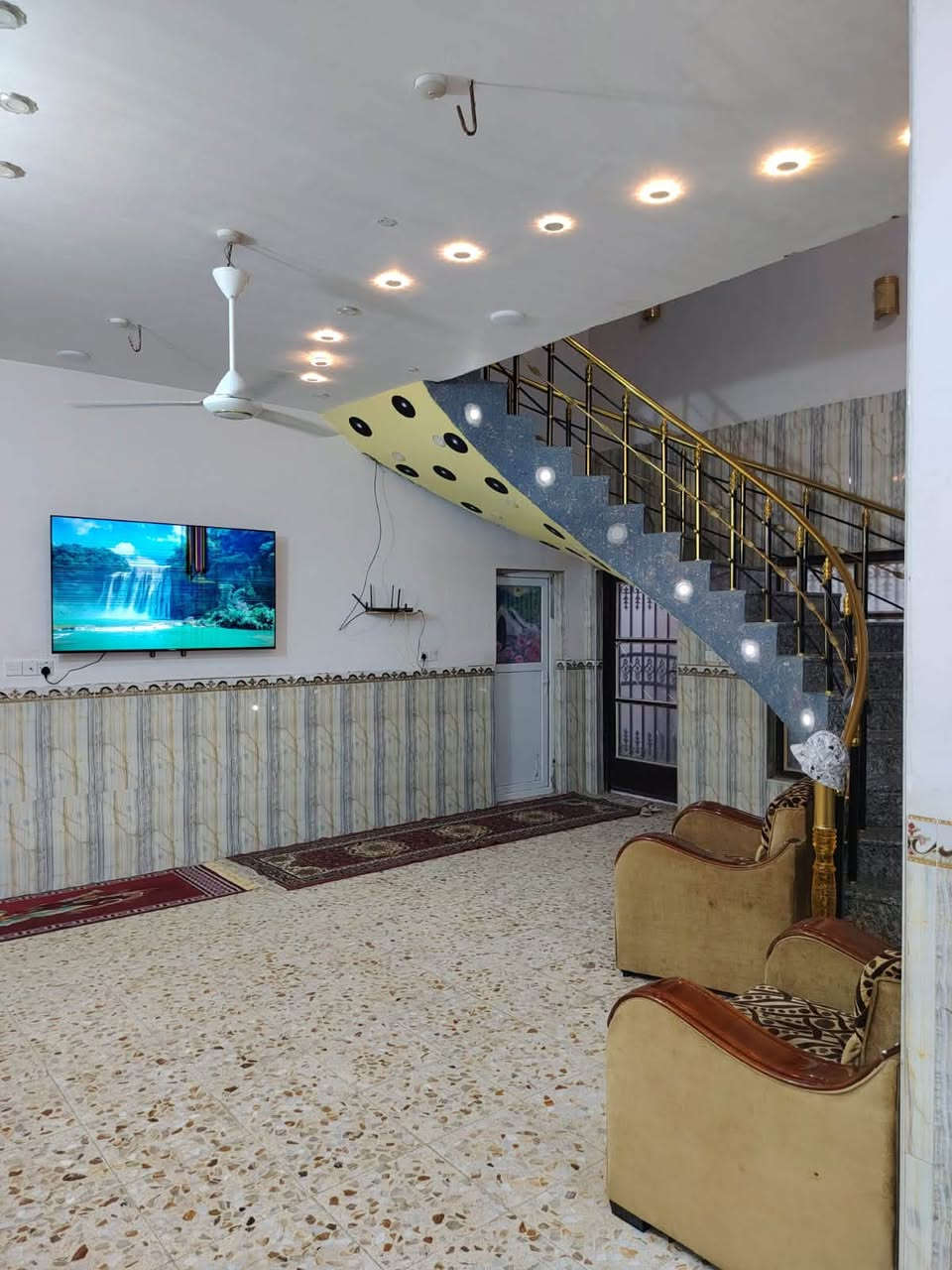 🏠 بيت للبيع – بابل / ناحية الإبراهيمية (الدبلة)

📍 الموقع: فرع البدالة
📐 المساحة: 276 م²
📜 السند: سند 25
📌 الموقع: ركن على شارع عريض

المواصفات:

* غرفتين نوم
* استقبال
* مطبخ حار وبارد
* مجمع صحيات داخلية وخارجية
* بناء طابوق كونكريت
* 4 سبالت
* 2 سخانات
* السبالت والسخانات مع البيت

✨ موقع مميز ومناسب للسكن والسعر مناسب مقارنة بالمكان والعقار نفسه

📞 للاستفسار والتفاصيل: ***********
🏢 مكتب سيد حسن عرفان للعقارات
