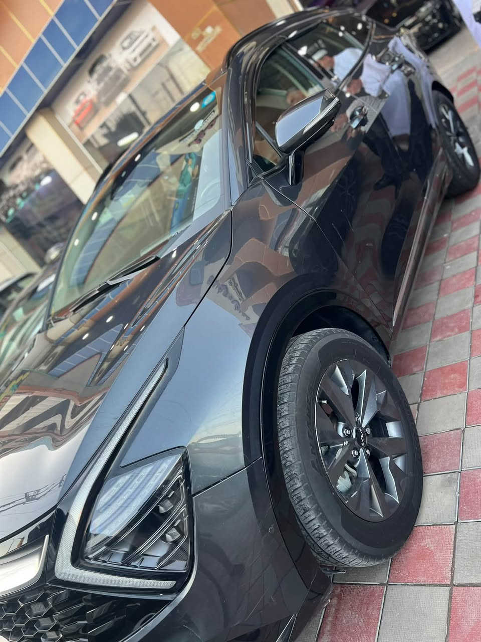 � للبيع Kia Sportage Hybrid 2023 🚘

🔥 برستيج – فل مواصفات – هايبرد 🔥

✨ موديل 2023
⚡ محرك 1.6 Turbo Hybrid
💪 قوة هايبرد تصل إلى 227 حصان
ممشاها 74.000 mi
🛞 AWD دفع رباعي
⚙️ أوتوماتيك 6 سرعات

🔝 فل مواصفات Prestige:
• فتحة سقف بانوراما 🌙
• شاشات 12.3 إنش
• شاشة عدادات رقمية
• نظام صوت Harman Kardon
• تبريد وتسخين المقاعد الأمامية
• ذاكرة كرسي السائق
• كاميرات 360° مع رؤية ثلاثية الأبعاد
• Blind Spot
• مثبت سرعة ذكي
• تحذير وخروج عن المسار
• أنظمة أمان متقدمة
• باب خلفي كهربائي
• إضاءة LED كاملة
• تشغيل بصمة + تشغيل عن بُعد
• Apple CarPlay / Android Auto
• جنوط أصلية 18 إنش

🔥 سيارة راقية، اقتصادية، وقوية… ومواصفاتها عالية جداً.

📍 الموقع: __________الانبار الفلوجة
💰 السعر: __________ 21.000$
📞 للاستفسار والاتصال: __***********

[السيارة كلين تايتل) بيها بارد ب باب خلفي عكس سايق بسيط في العراق 

لمن يبحث عن سبورتج هايبرد فل مواصفات… 
هذه فرصتك �
