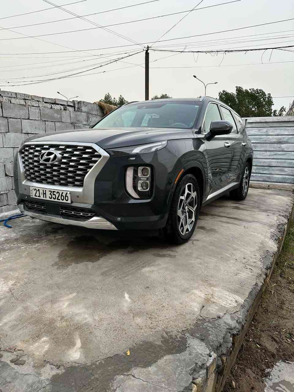 مرحبا للبيع   بالسايد موديل  20.  ضرر فقط  بنيد  بدون دواخل وشواصي بشرط اسلمك زيرو نظافة  ماشيه 52  العنوان  بغداد العامرية  السعر  240   الاتصال ***********

نص مكتوب في الصور:
- 45980168