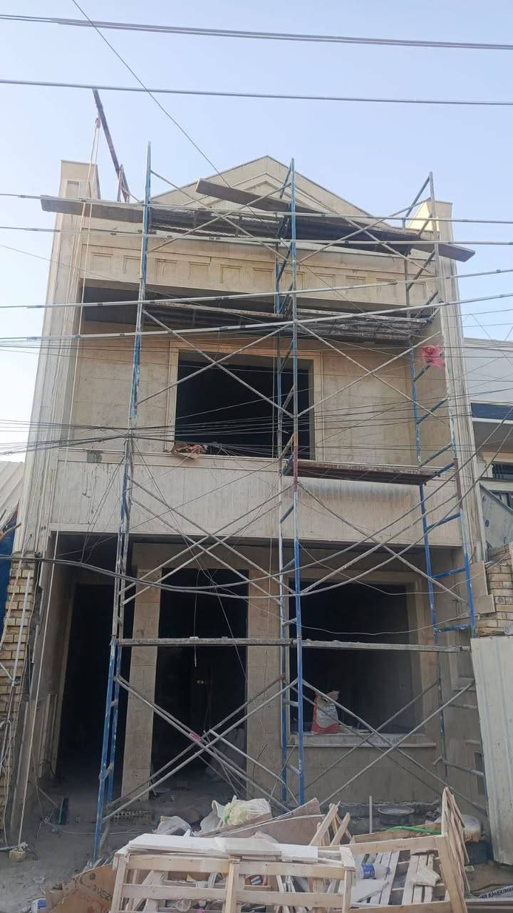 سلام عليكم
 كادر مرمر تسليم هندسه وعندي جميع لكوادر بياض ولبخ وسيراميك   ***********

