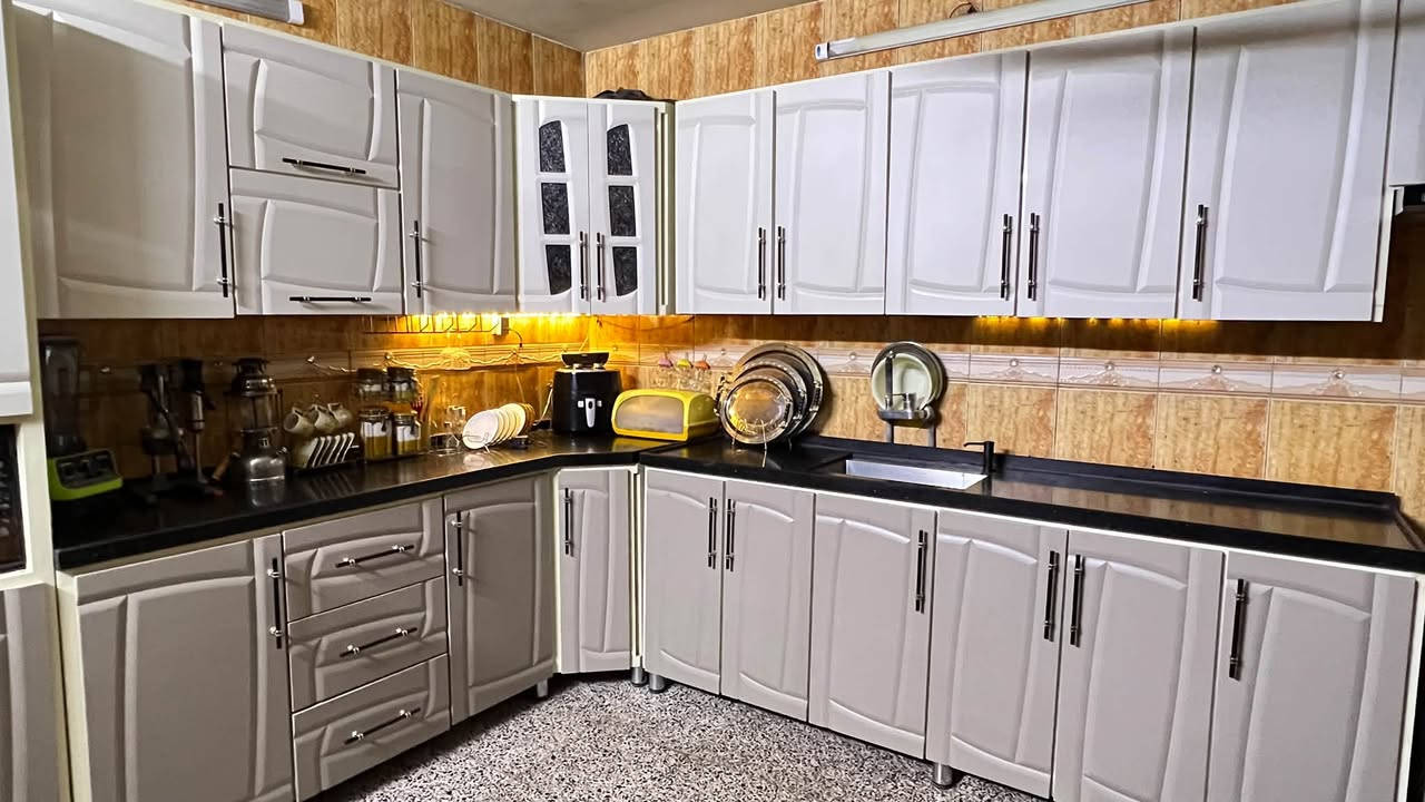 السلام عليكم
كاونتر مستعمل مو قديم مستخدم بـسہ سنتين مرمره مالته كوارتز درجه اولى ونظيف مابي لاشخط ولا اي شيي السعر مليون ونص قفل بدون توصيل !!!! 
رقم *********** 
عنوان بغداد الرساله الثالثه شارع قطر الندى

