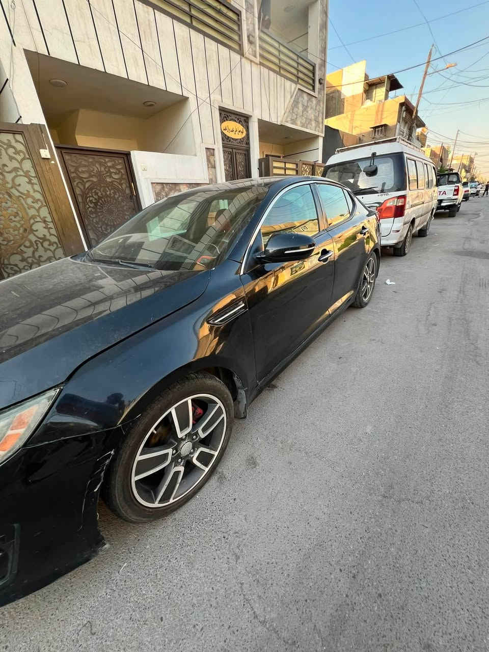 السلام عليكم 
للبيع …اوبتيما ٢.١٤ وارد امريكي 
حادثها ٣ قطع صفحة السايق (بابين وجاملغ) 
بجم امامي وخلفي كبس
بيها ضربه خفيفة بخشم البنيد واضحة بالصور 
محرك GDi 2400 
محرك گير خير من الله 
تبريد منظومة كاملة جديدة
رقم بغداد الجديد الدولي 
السيارة بأسمي 
مكان السيارة بغداد / الامين الثانية
***********
