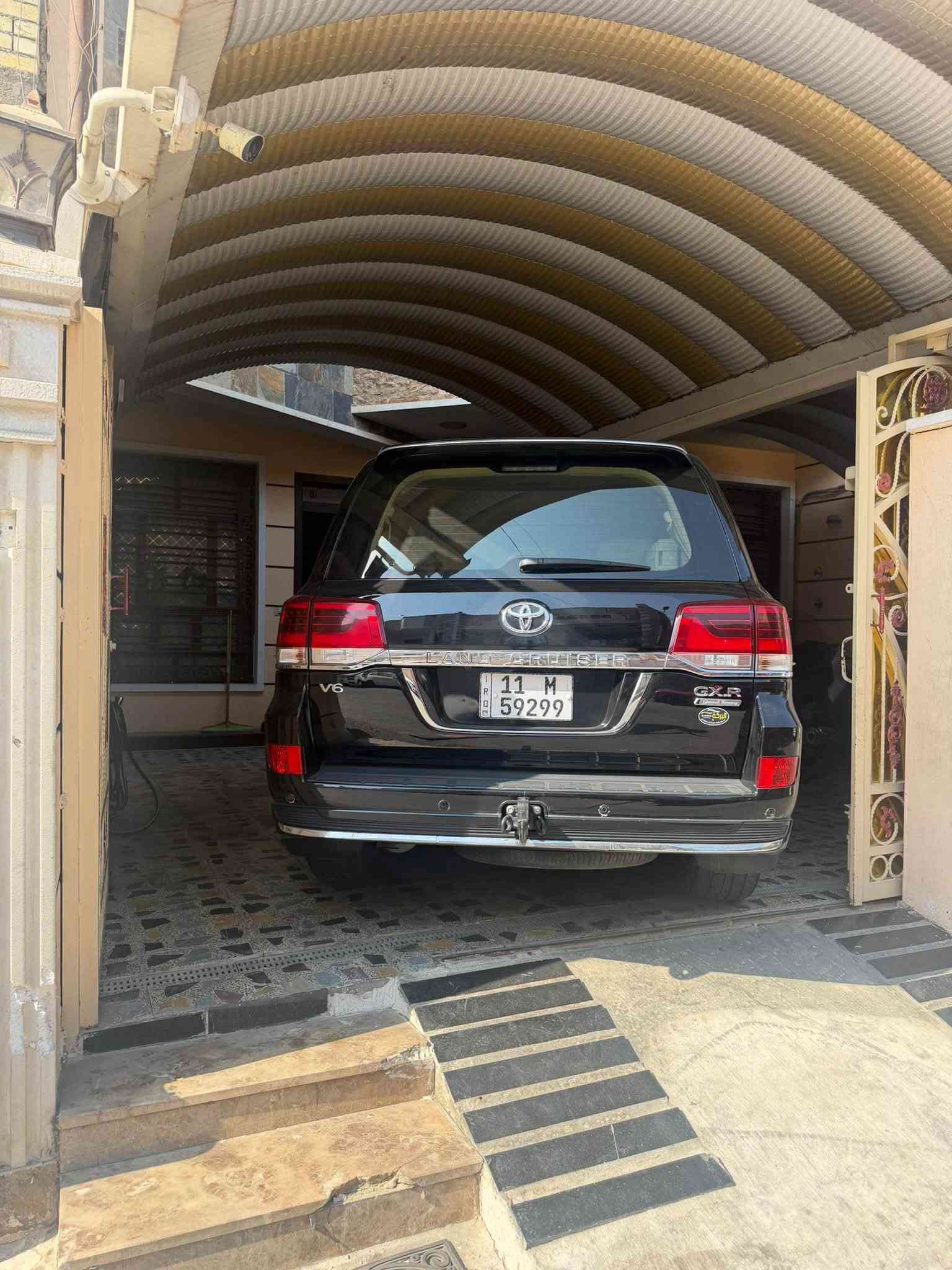 السلام عليكم لاندكروز مديل 2019 بريم اصل مكفول فقط داير الخلفي بارد امشر عليهم مغلف ppf بالكامل سيارة جدا جدا حلوه بشكل تحويل بسرط اي وقت عنواني بغداد 
***********
