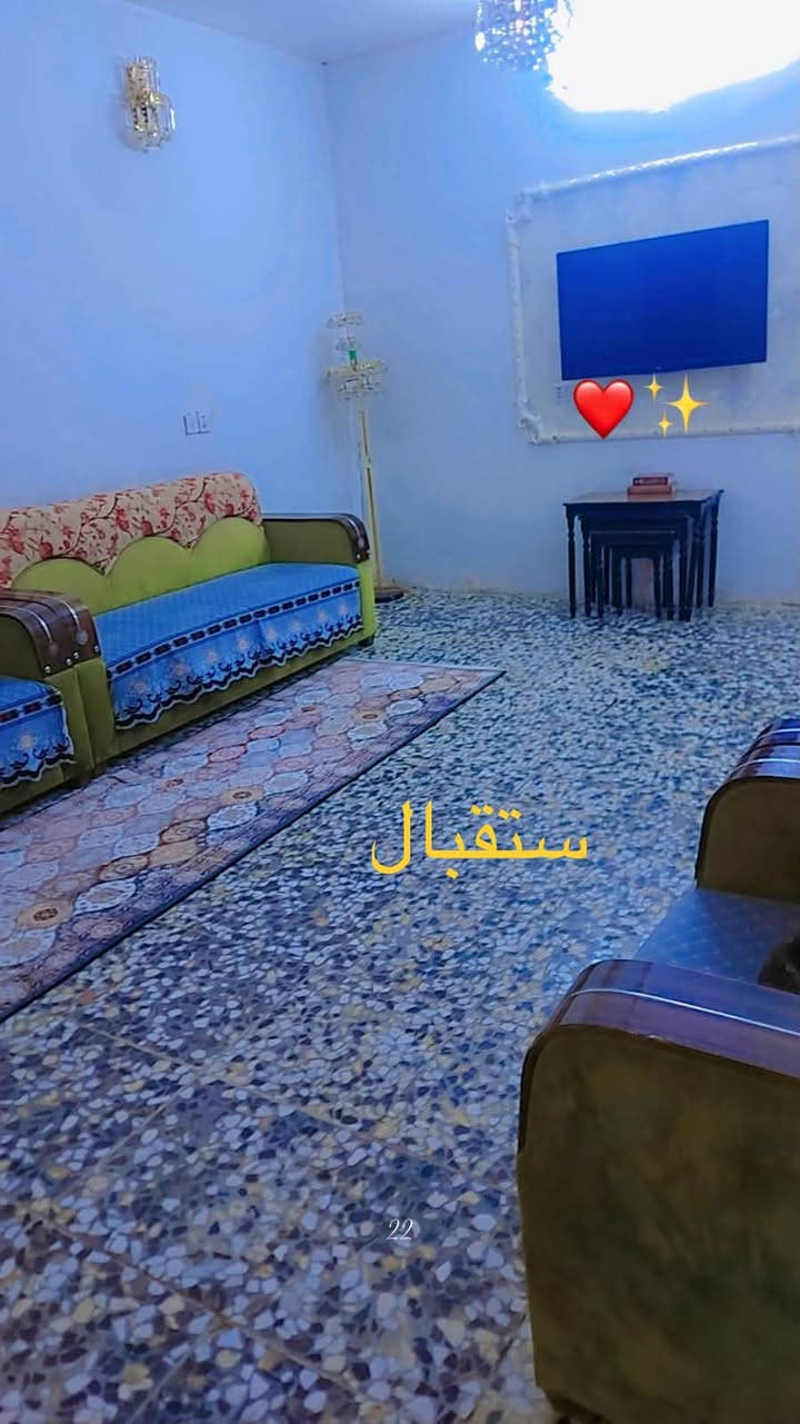 سلام عليكم مشتمل للبيع
المساحة 100 متر
طابق ونص
مدخلين منفصلين
ستقبال صاله غرفة نوم حمامات 2 داخلي وخارجي
الطابق الثاني غرفة كبيره 
العنوان بغداد الشعب حي البساتين حي السلام
للاستفسار واتساب او اتصال 
***********
