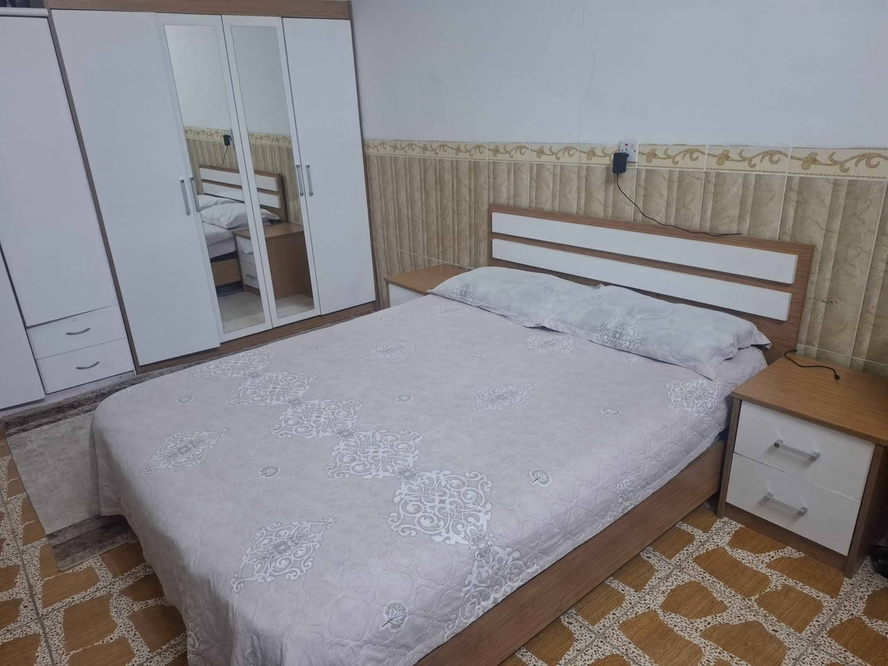 غرفة نوم مستعمل نظيف مع الدوشك خشب نوع اول غير تجاري تركي من هوم اسنطبول      
رقم تليفون *********** أربيل, العراق
