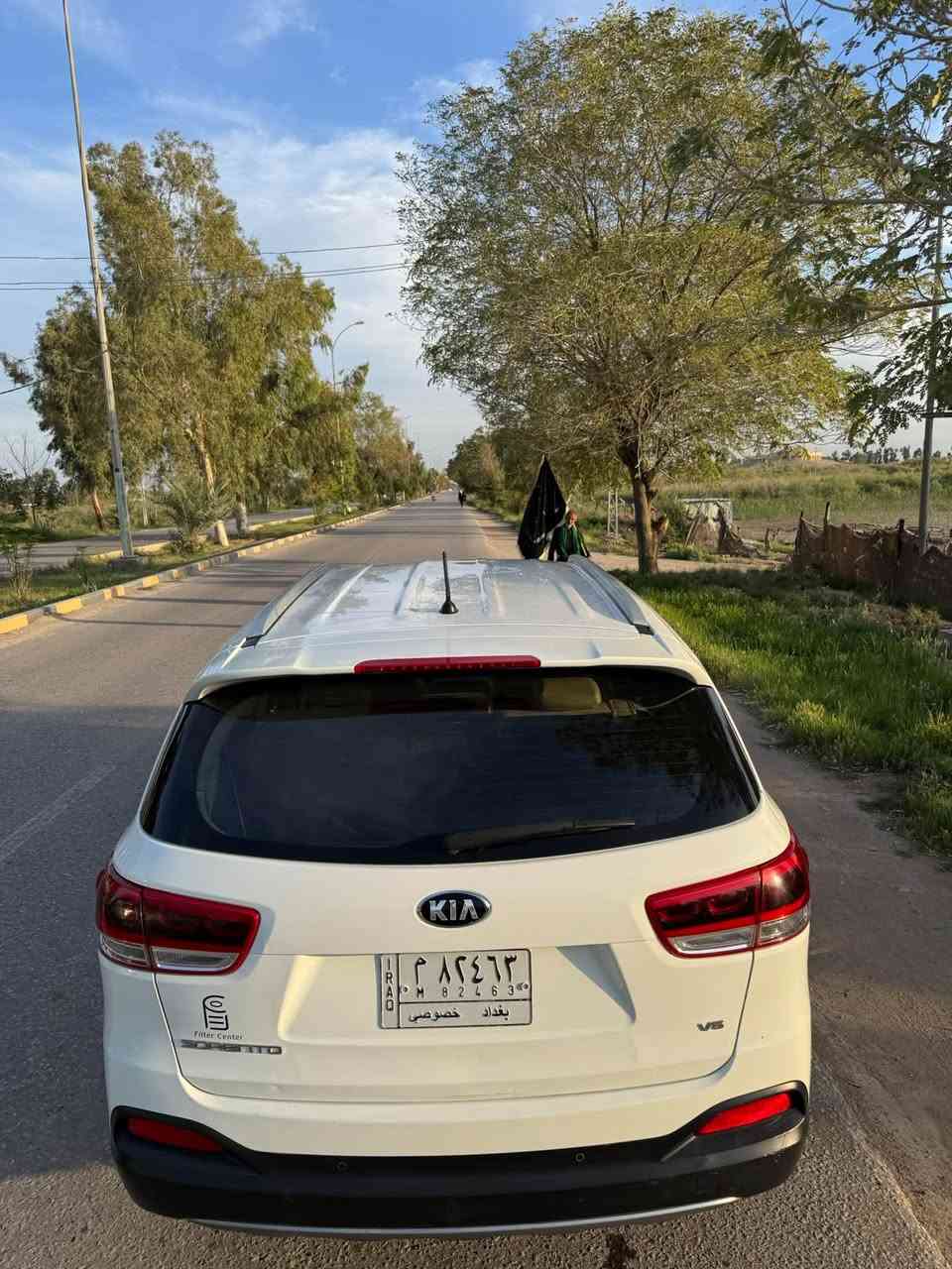 سورنتوا خليجي ٢٠١٦
رقم بغداد 
٦ سلندر 
٧ راكب 
ماشية ١٦٨ الف كيلو وقابل للزيادة
تبريد ٣ قطع 
ويل عنكبوت المرغوب 
سيارة نظيفة كلش 
حدادية جديدة 
كير ومكينة مكفولات
السيارة بيها بارد بالباب الي خلف السايق من جوة مقدار صغير مكان السيارة بابل 
للاستفسار الاتصال ***********
سعرها ١٨٣ وبيها مجال بسيط
