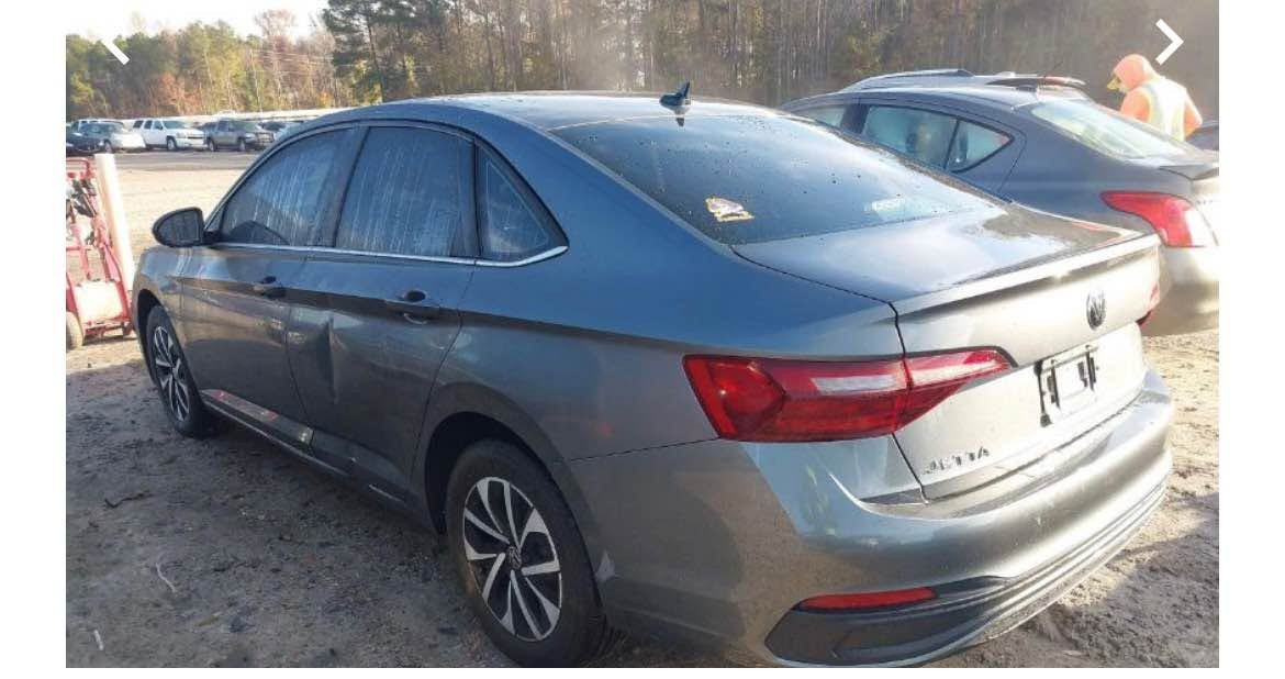 jetta 2024 s 
نرخى ١٤٨ معاملة
پشو پشتى كةبسة 
لايتو راديتةو هةموو شتى بيلادية
 *********** أربيل, العراق

نص مكتوب في الصور:
- 23:31 LTE ئؤتؤماتيك 4 پستؤن بزوينهر 1.5T 48,000 كم تايبهتمهندى ئه مه ريكى به نزين دروستكراو فؤلكسواگن سالى مؤديل 2024 مؤديل جيتتا خاسلهت S پارچهى رهنگ كراو 2 پارچه بينينى وينه تابلو دهؤك, تايبهت رهنگ نه فتی ماددهى كورسی قوماش ژمارهى كورسی 5 نرخى ديارخراو بهلّن ده رباره پيشو پشتی كهبسه هه موو شتى بيلادية