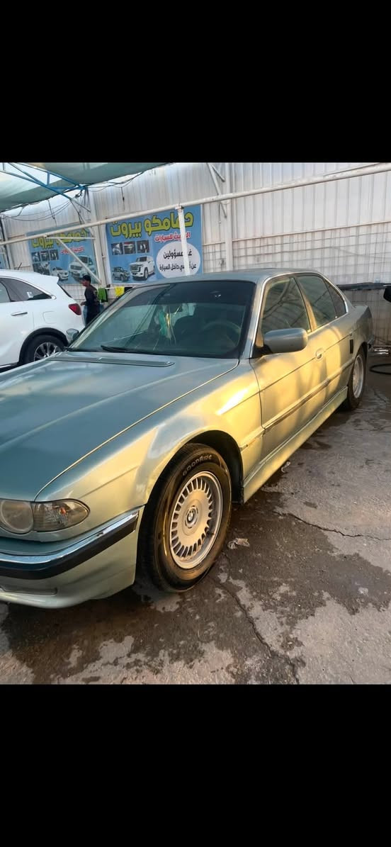 السلام عليكم BMW 730i
موديل 99 بالسنويه محدث 2000

 رقم بغداد شرط المداور   مكينه 30 جديده 

  جاهزه من كلشي

 مصبوغه عام للجماليه

دايمنو جديده مال 12 سلندر

ويل مال 750

كهربائيات شغاله

جنطه شفط 

باتري جديد

دايفروم جديد

راديتر جديد

واتربم جديد

كامره خلفية دواره 

حداديه جديده 

تبريد شغال 

مروحة كهربائي مال اف 

تايرات جديدات 

 مكان السياره ديوانية

***********
