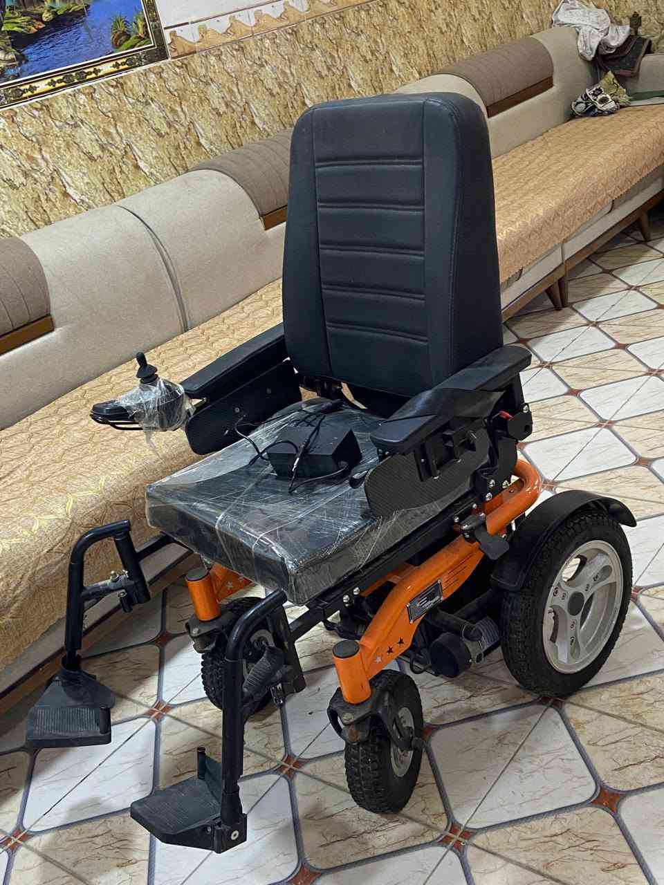 عربانة شحن حجم كبير جديدة استعمال قليل 
السعر 700 الف 
 *********** 
نجف
