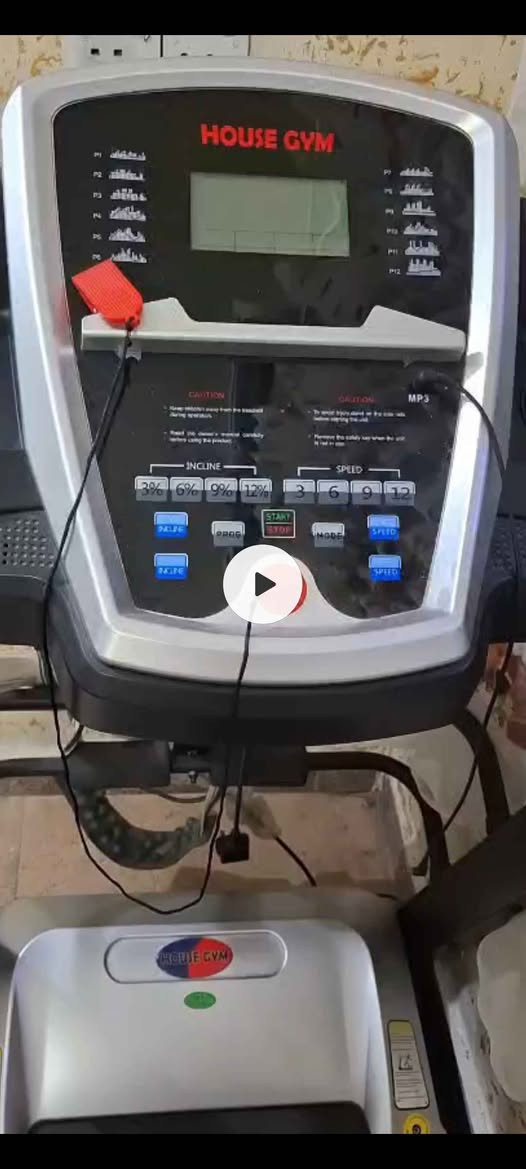 السلام عليكم جهاز الجري النوعية معروفة وممتازة يصل الى اكثر من 150 كيلو 
السعر 225 الف وبي مجال حك الجية المكان حي القاهرة 
🔴 لا يوجد توصيل للتواصل عبر الواتساب 
*********** بغداد, العراق
