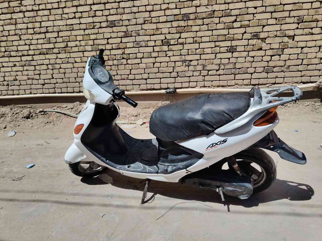 السلام عليكم
دولفين ياباني فحل 
دراجه جاهزه نضيفه 
مبدل بيها بوش وبستم 
سعرها 325 وبيها مجال 
المكان الرميثة / *********** @
