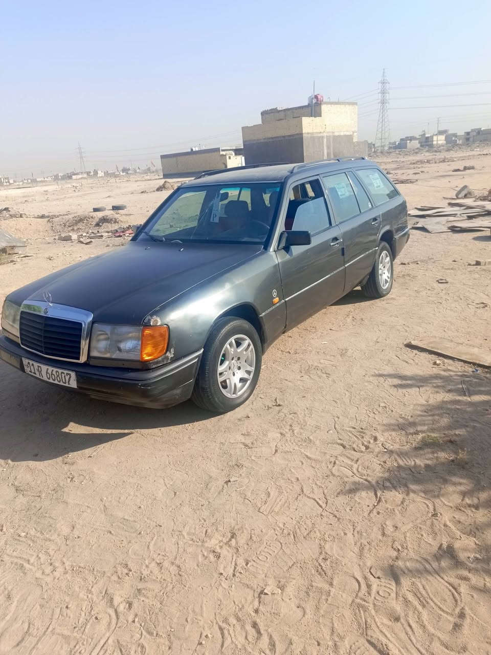 مارسدس موديل ٩٢ لبيع سياره جاهزه السعر ٥٠ وبيه مجال عنواني كربلاء الشراي يتصل ***********
