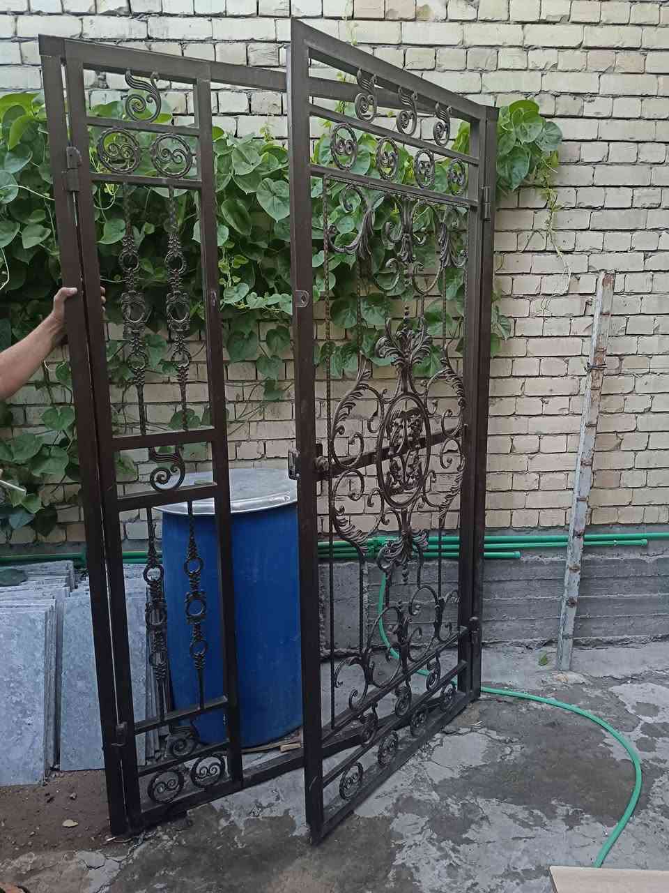 باب  طلاقه وربع تكمه تفصال القياس ارتفاع مترين و١٠ وعرض متر ونص سعر ٩٠ وبي مجال
مكاني بغداد حي العامل
***********
