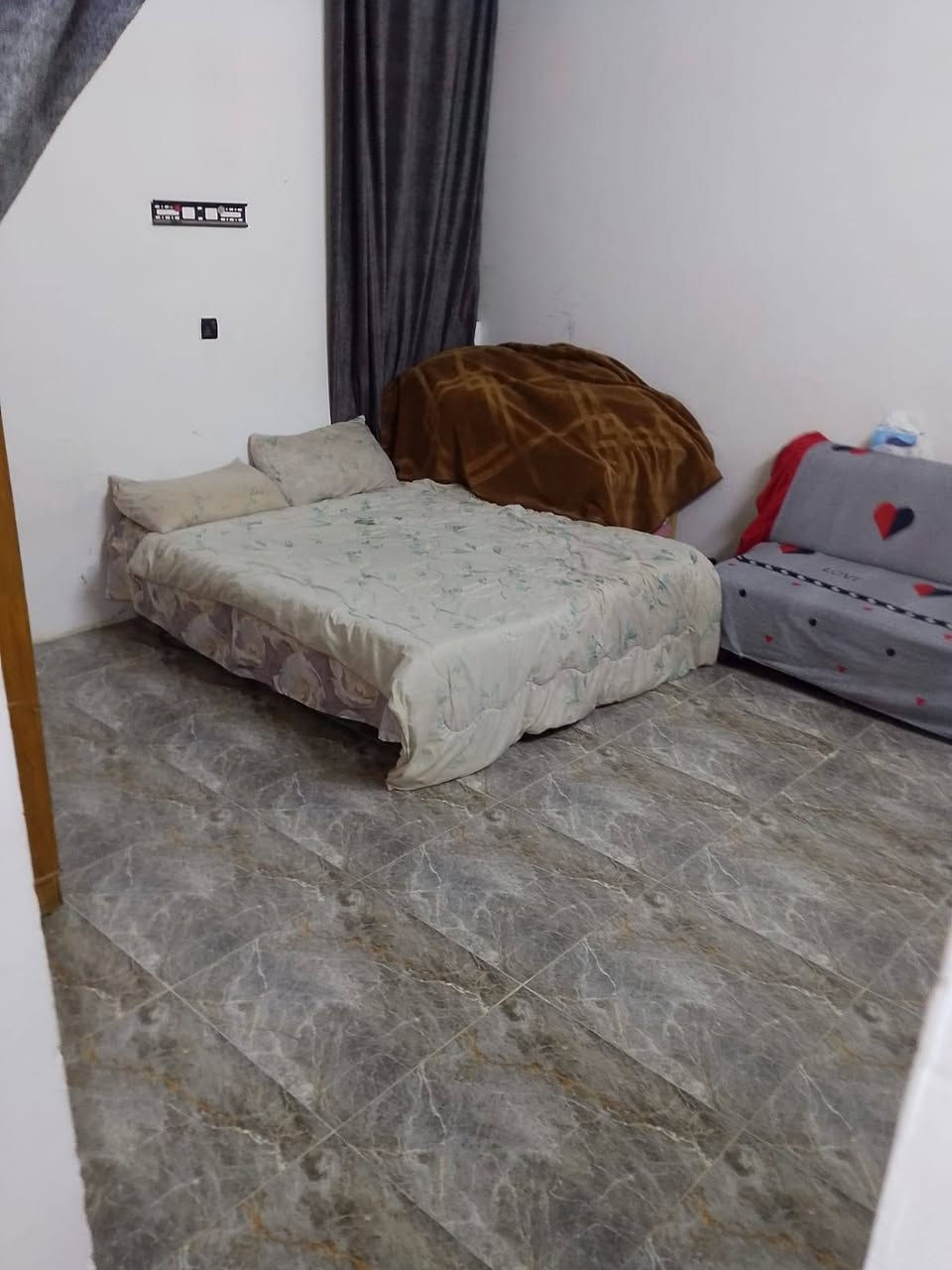 بيت تجاوز بالزراعي مال الملحانية وبصف شارع الضباط بناء قبل سنه ونص للبيع سعر 30وبي مجال رقمي ***********
