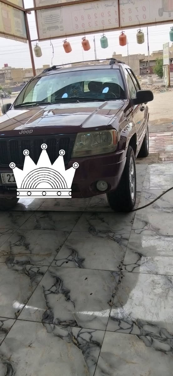 جيب شيروكي سليمانيه بسمي مكان الناصريه مديل 2000  سياره جاهزه من كلشي مكينه وگير بلاد بيه منظومه غاز 80 رقم ***********  الشراي يتصل   السعر 70

نص مكتوب في الصور:
- HAPPY BIRTHDAY